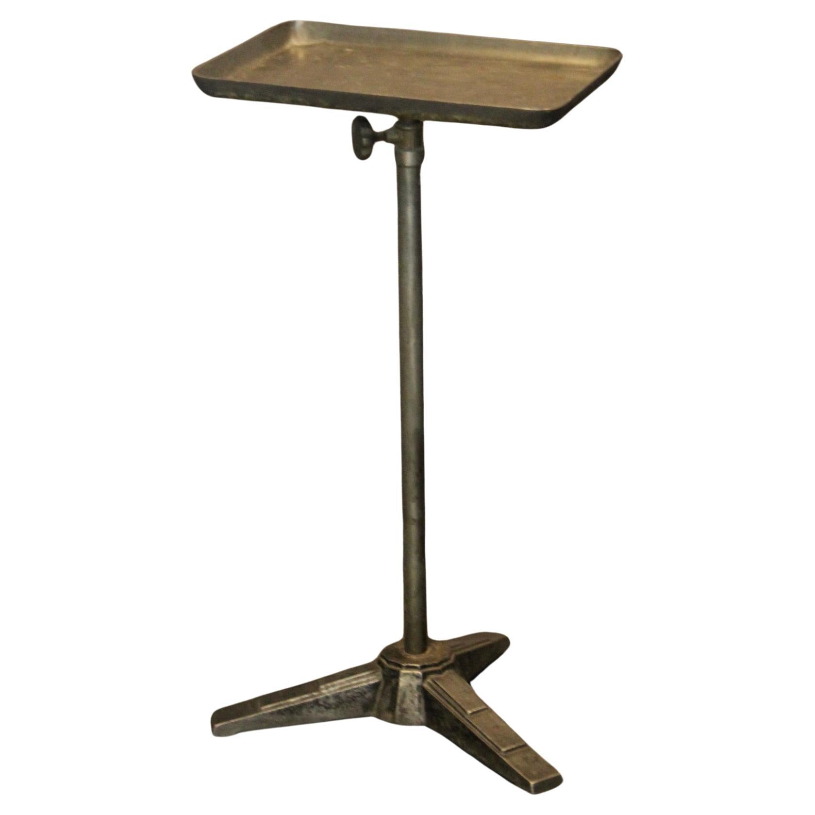 Tavolo da scrittura in metallo Art déco in vendita