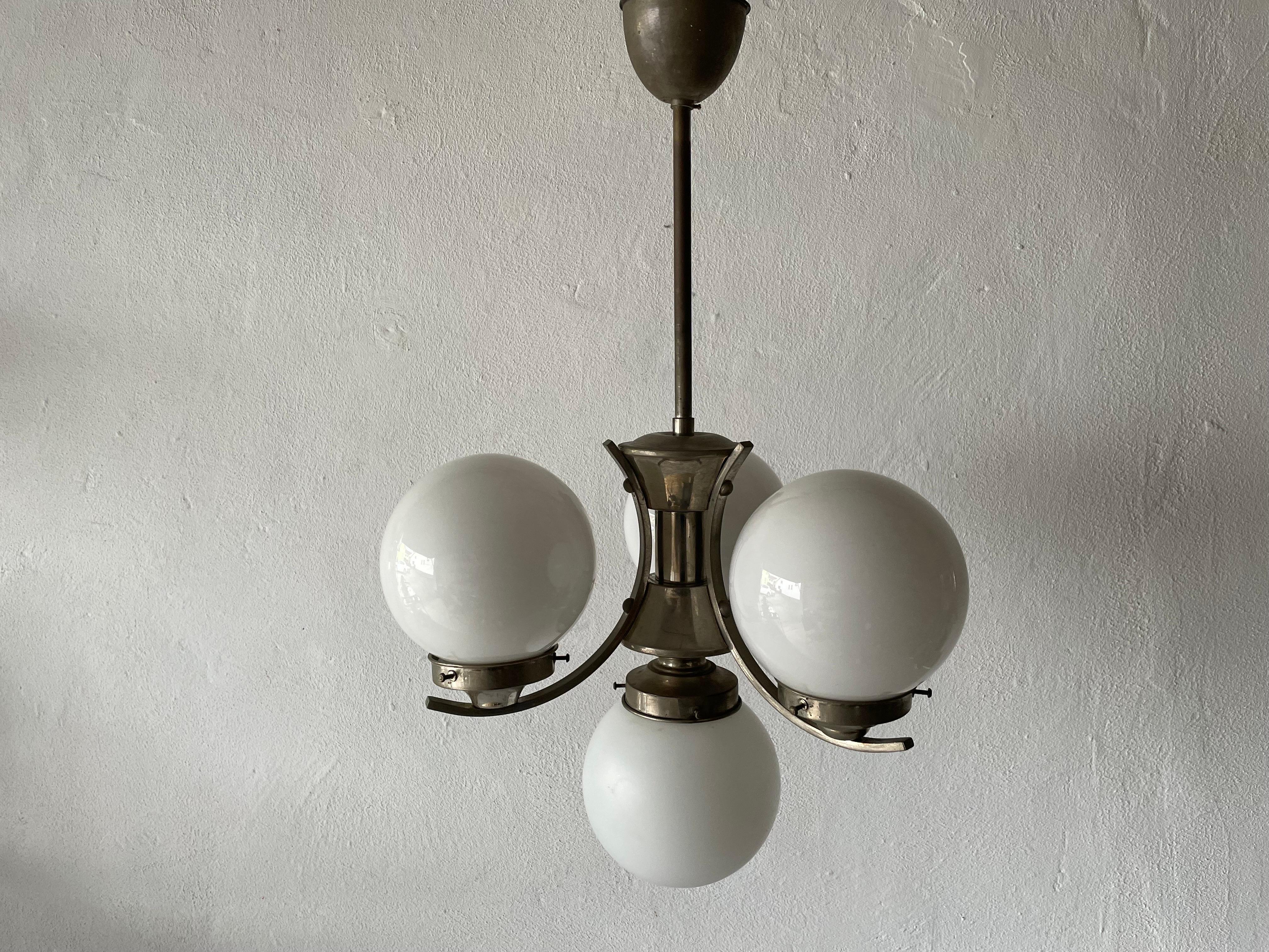 Lampada da soffitto a 4 sfere in stile Art Deco Metallic Silver, anni '40, Germania In condizioni buone in vendita a Hagenbach, DE