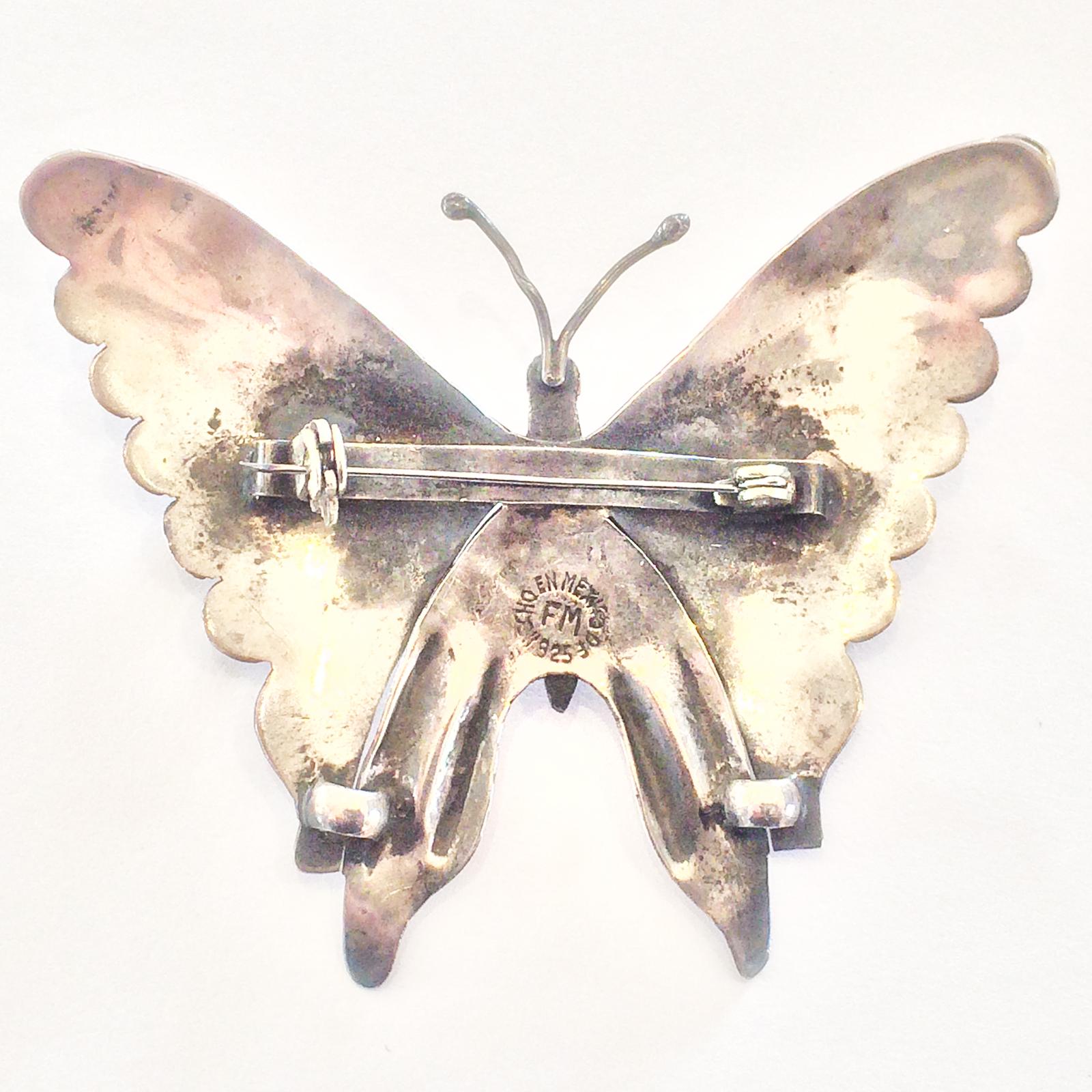 Art Deco Mexican Silver Butterfly brooch pin with Turquoise In Good Condition For Sale In Daylesford, Victoria