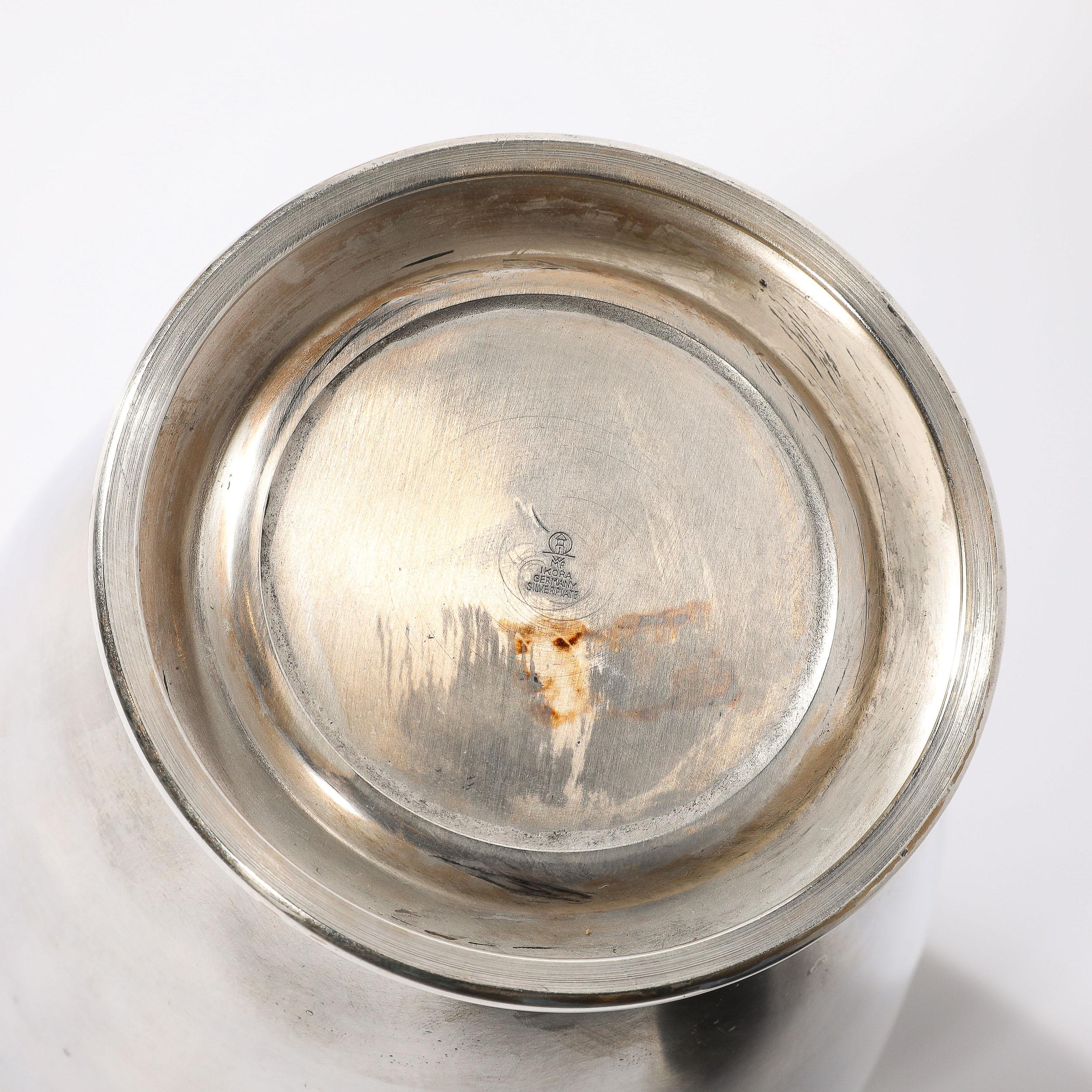 Milieu du XXe siècle Vase texturé en métal argenté Art Déco MF Ikora en vente