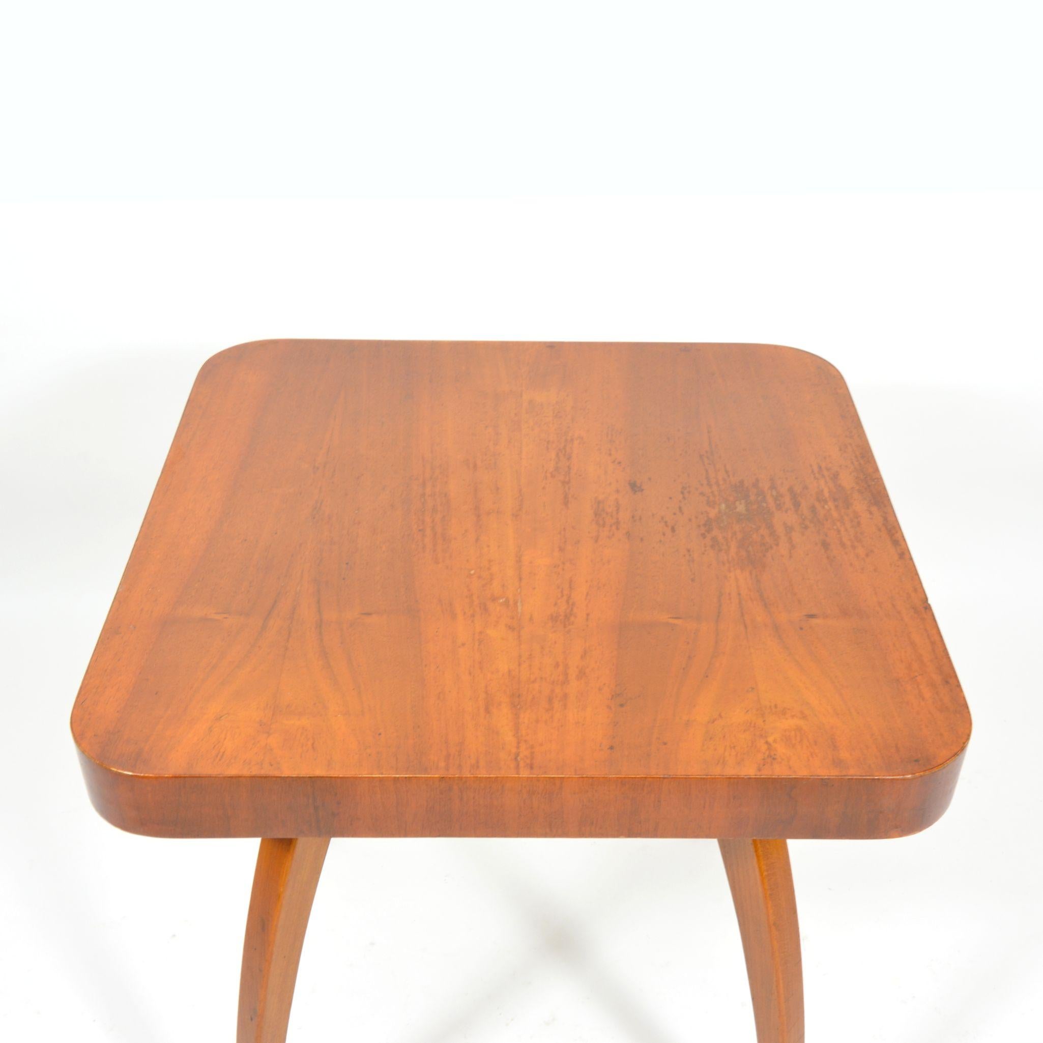 Art Deco Midcentury Coffee Table “The Spider” Model H 259 by Jindřich Halabala (Mitte des 20. Jahrhunderts) im Angebot