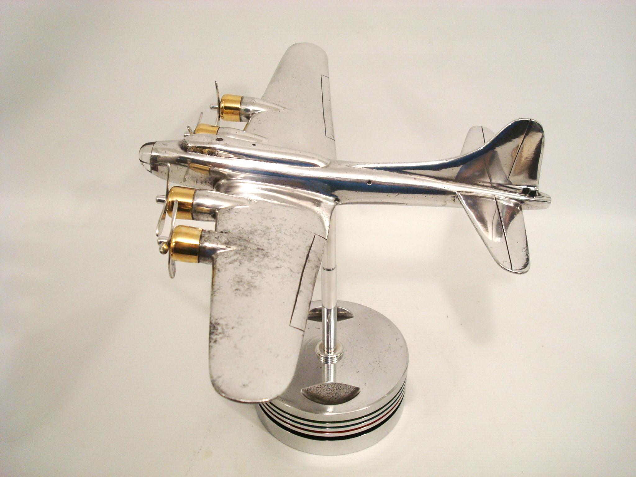 Moulage Bureau Art Déco Mid-century Modèle d'avion 1930 en vente