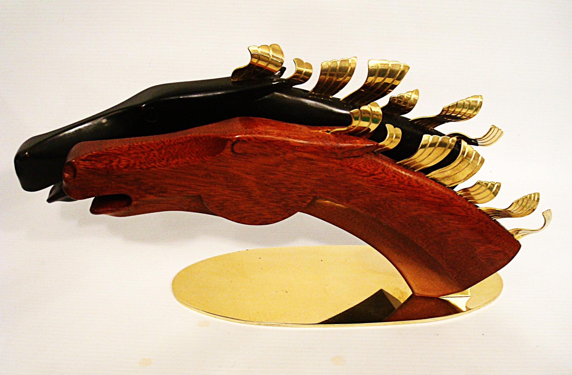 Autrichien Art Deco / Mid-Century Hagenauer Two Racing Horses Sculpture. Autriche en vente
