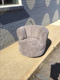 Art Deco, Mid-Century Modern Channeled Back Drehstuhl, Frisch gepolstert