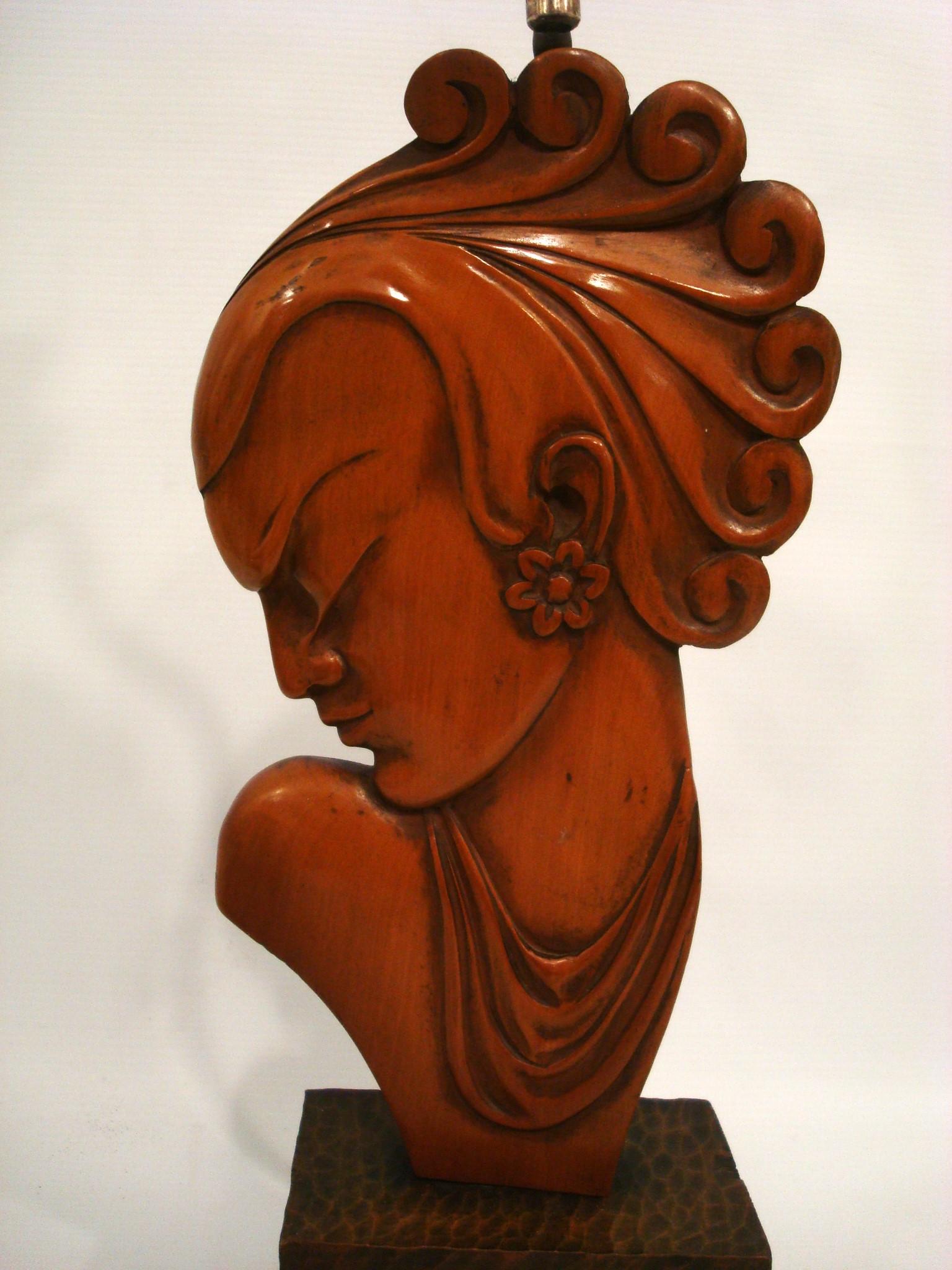 Art Deco / Mid-Century Sculptural Carved Table Lamp For Sale 2