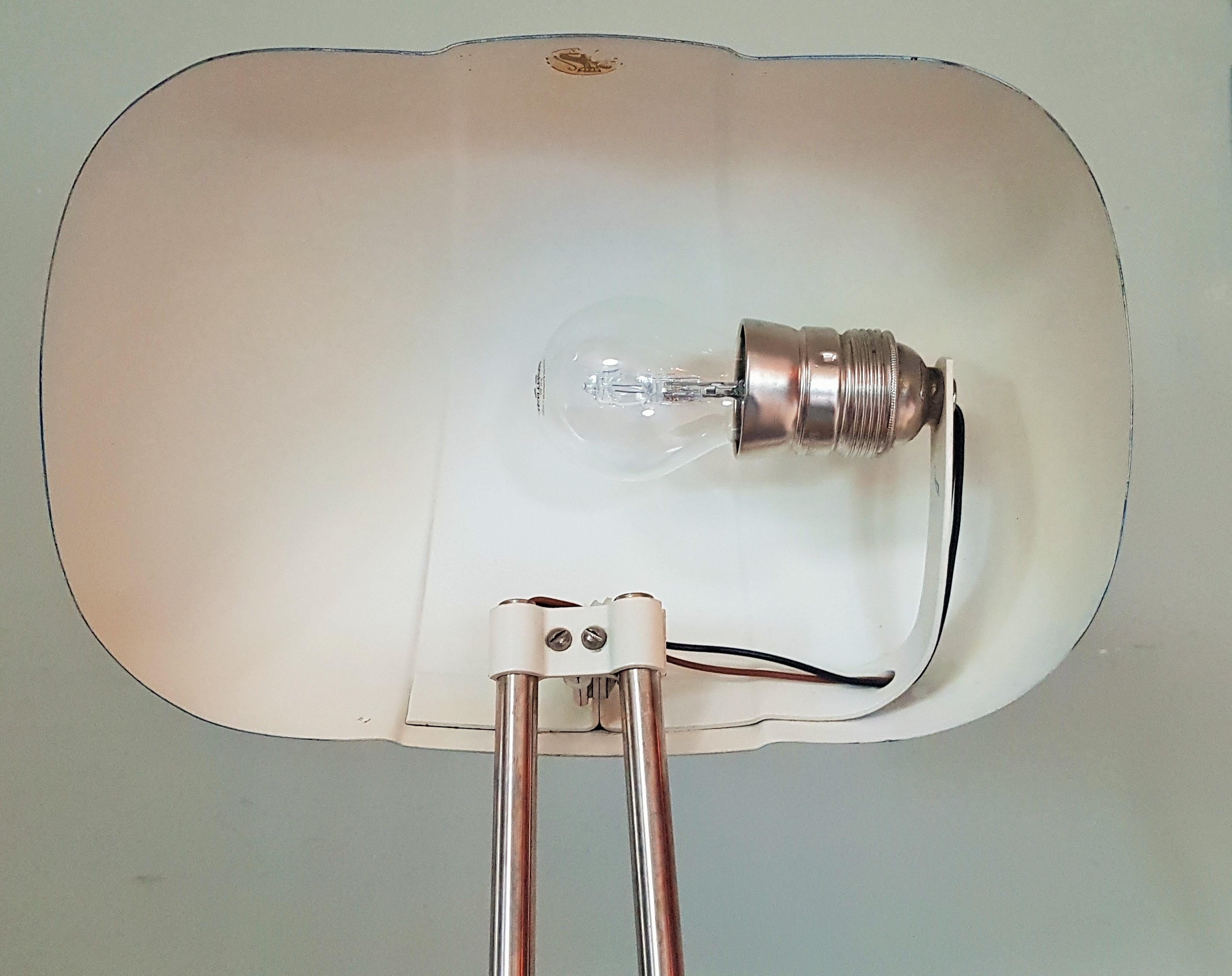 Art Deco Midcentury Swiss Table Lamp by S. Giedion for BAG Turgi, 1930s In Good Condition For Sale In Saarbruecken, DE