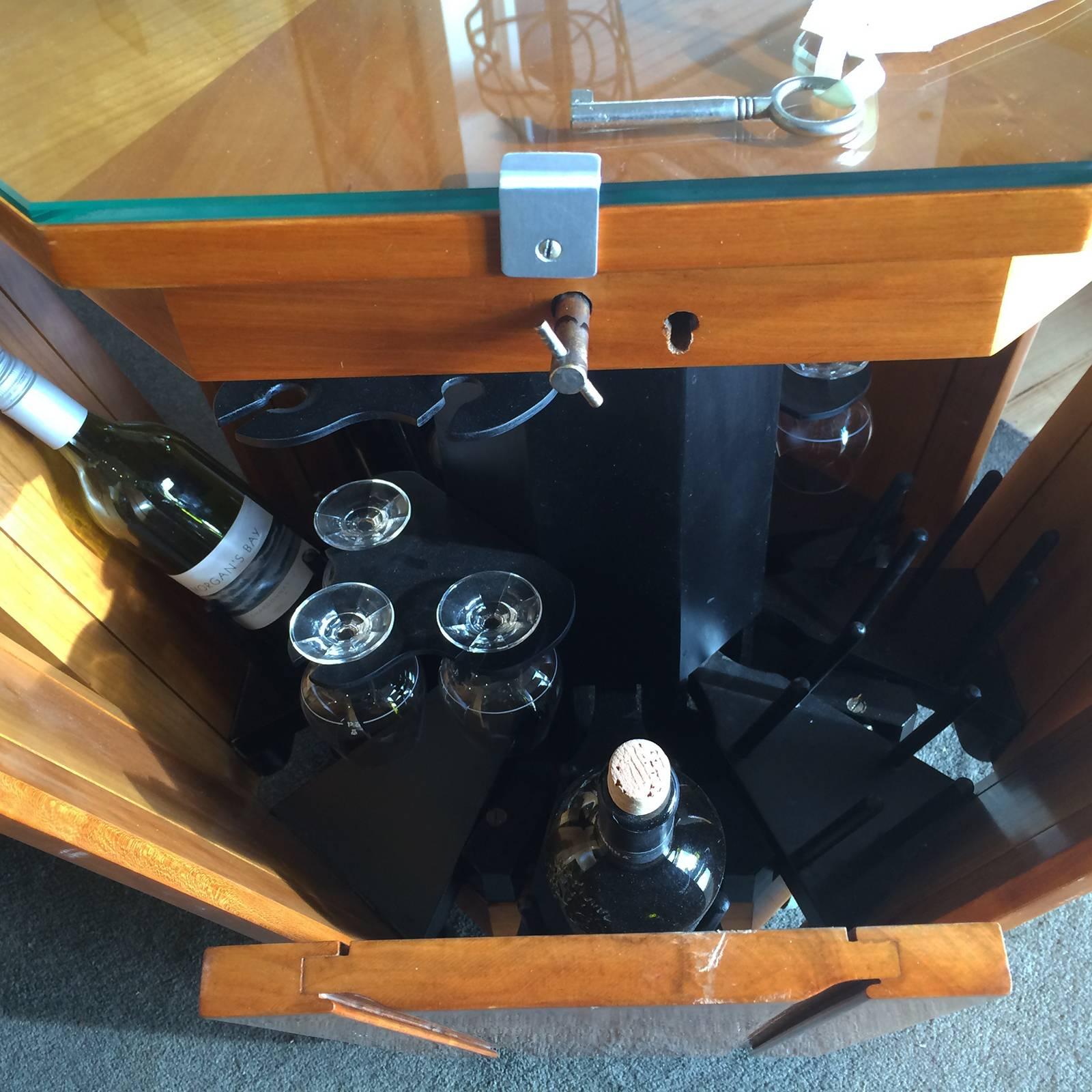 Art Deco Midcentury Automaton Bar Cocktail Cabinet In Excellent Condition In Daylesford, Victoria