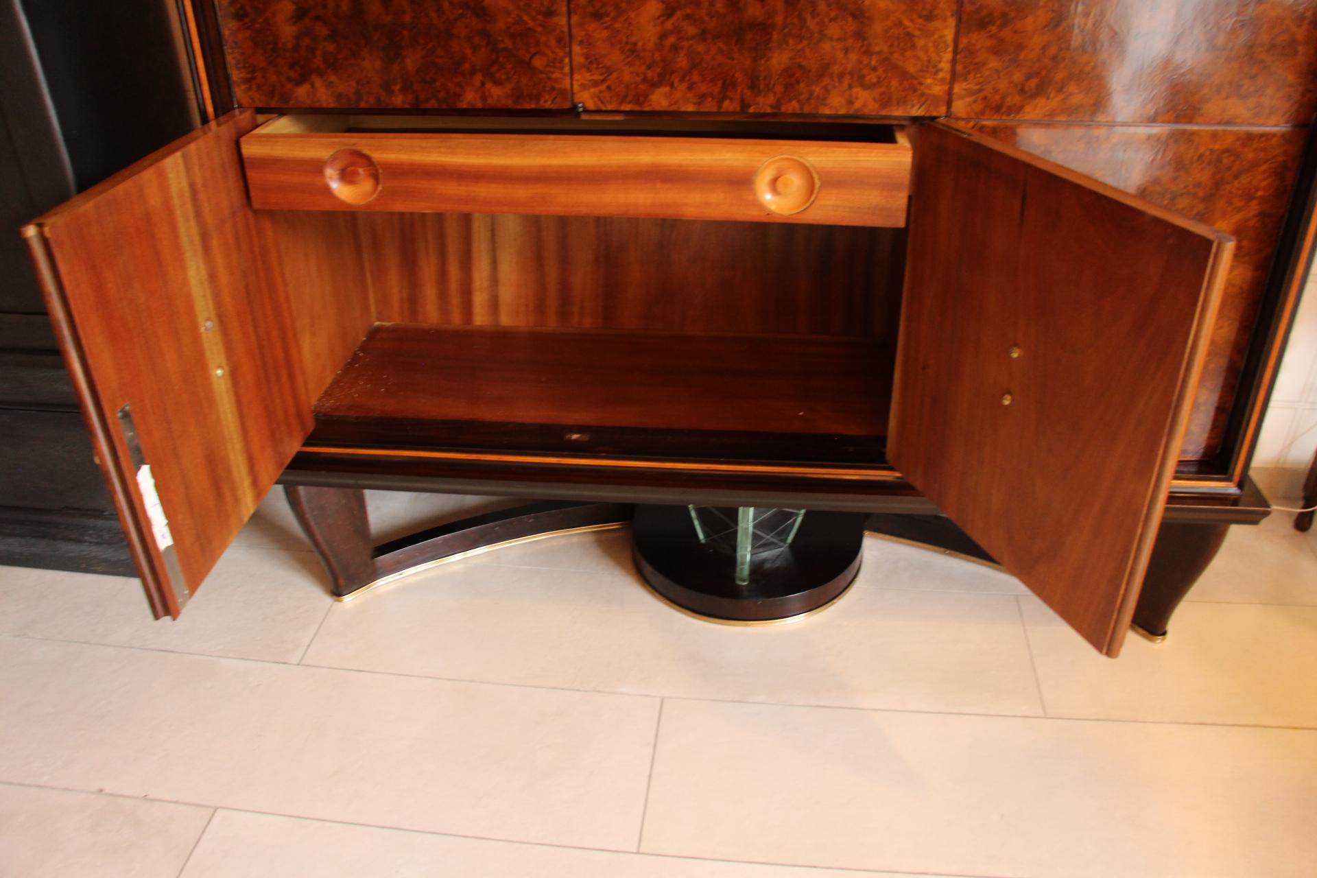 Art Deco Midcentury Cabinet, Dry Bar in the Style of Borsani and Fontana Arte For Sale 7