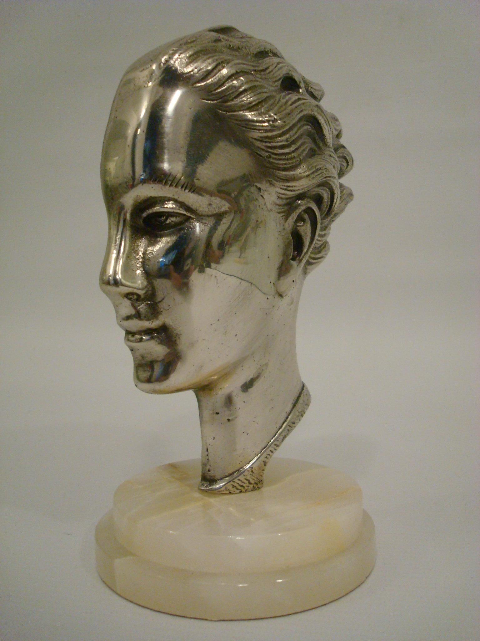Français Art Deco / Mid-century Silvered Bronze Bust Sculpture - France 1930's en vente