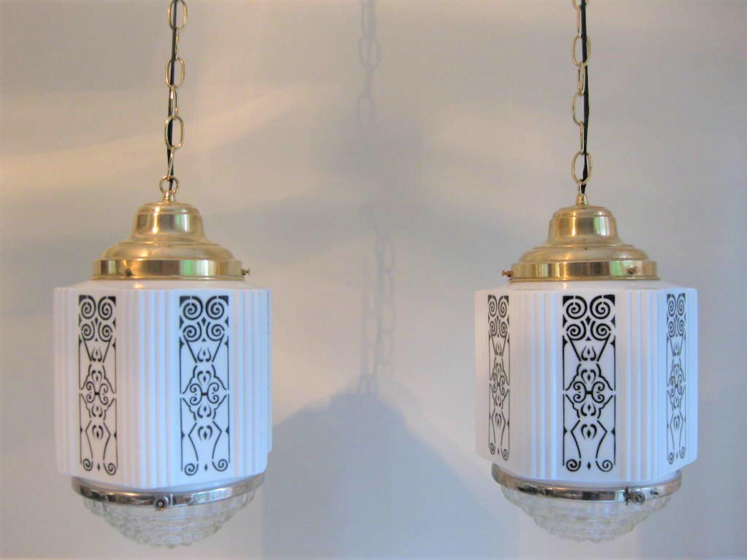 Art Deco Milk Glass Hexagonal Shaped Pair of Hanging Lamps In Excellent Condition In New York, NY