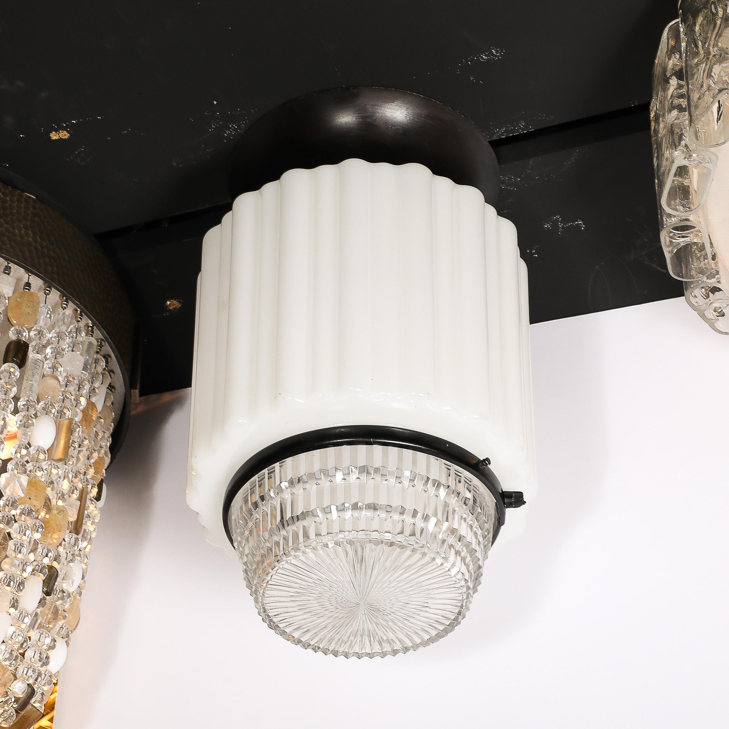 Lampadario ad incasso in vetro lattimo e vetro pressato Art Déco con finiture in bronzo in vendita 6