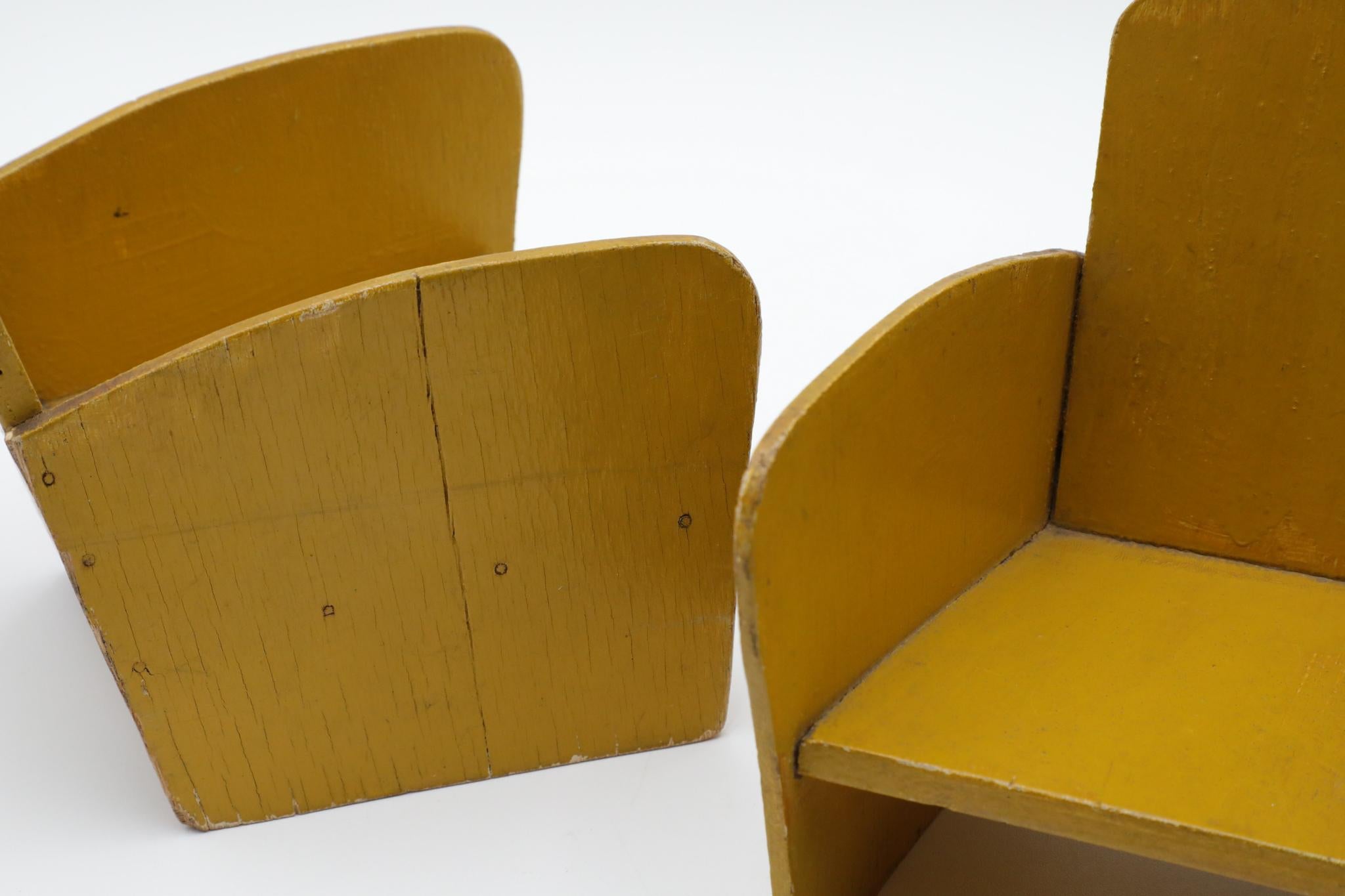 Art Deco Miniature Furniture Set Painted in Yellow For Sale 5