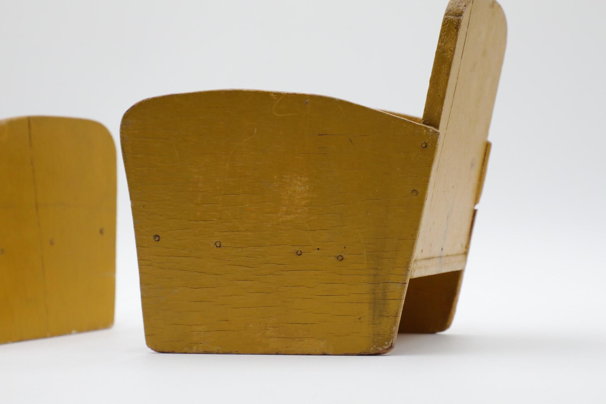 Art Deco Miniature Furniture Set Painted in Yellow For Sale 7