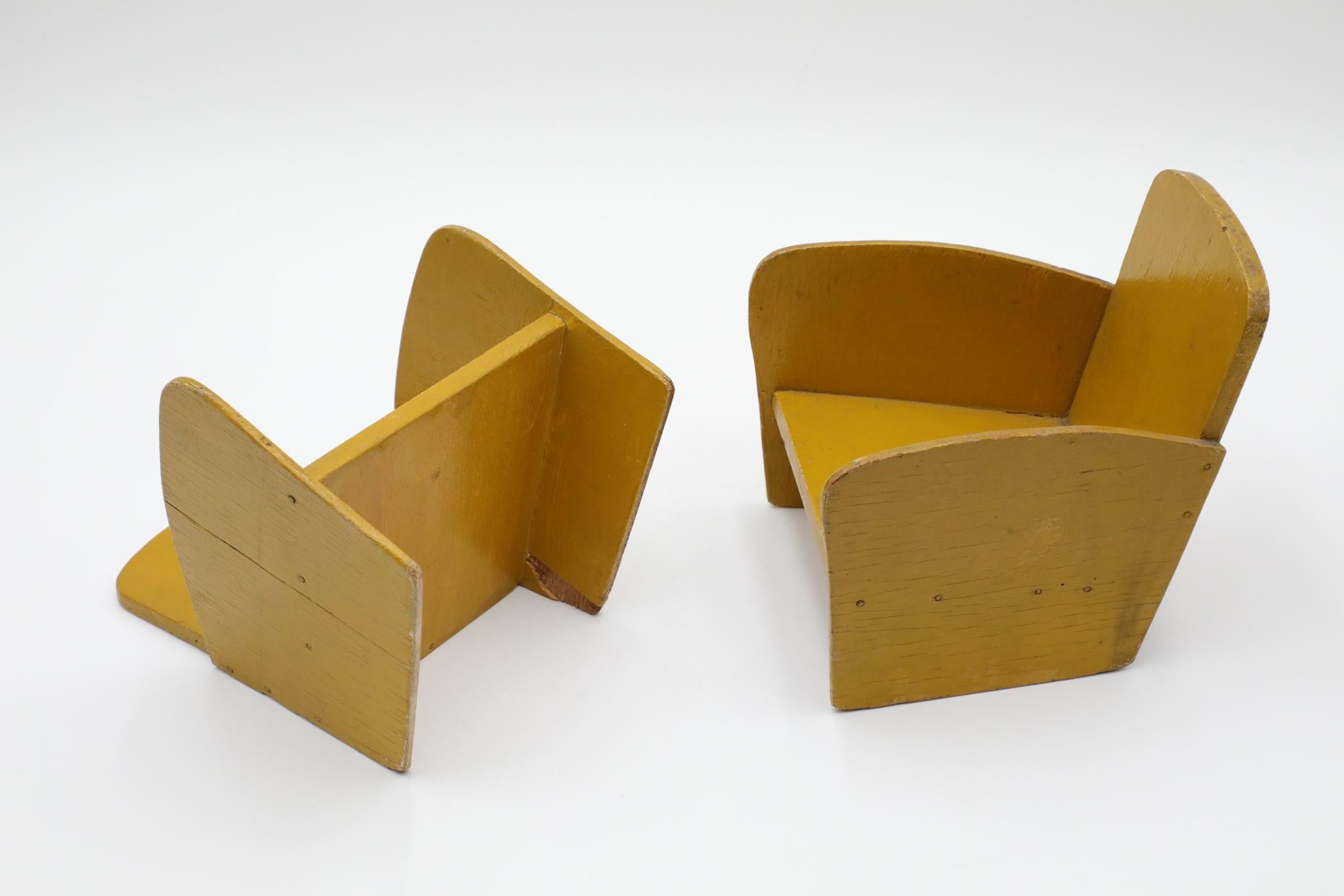 Art Deco Miniature Furniture Set Painted in Yellow For Sale 9