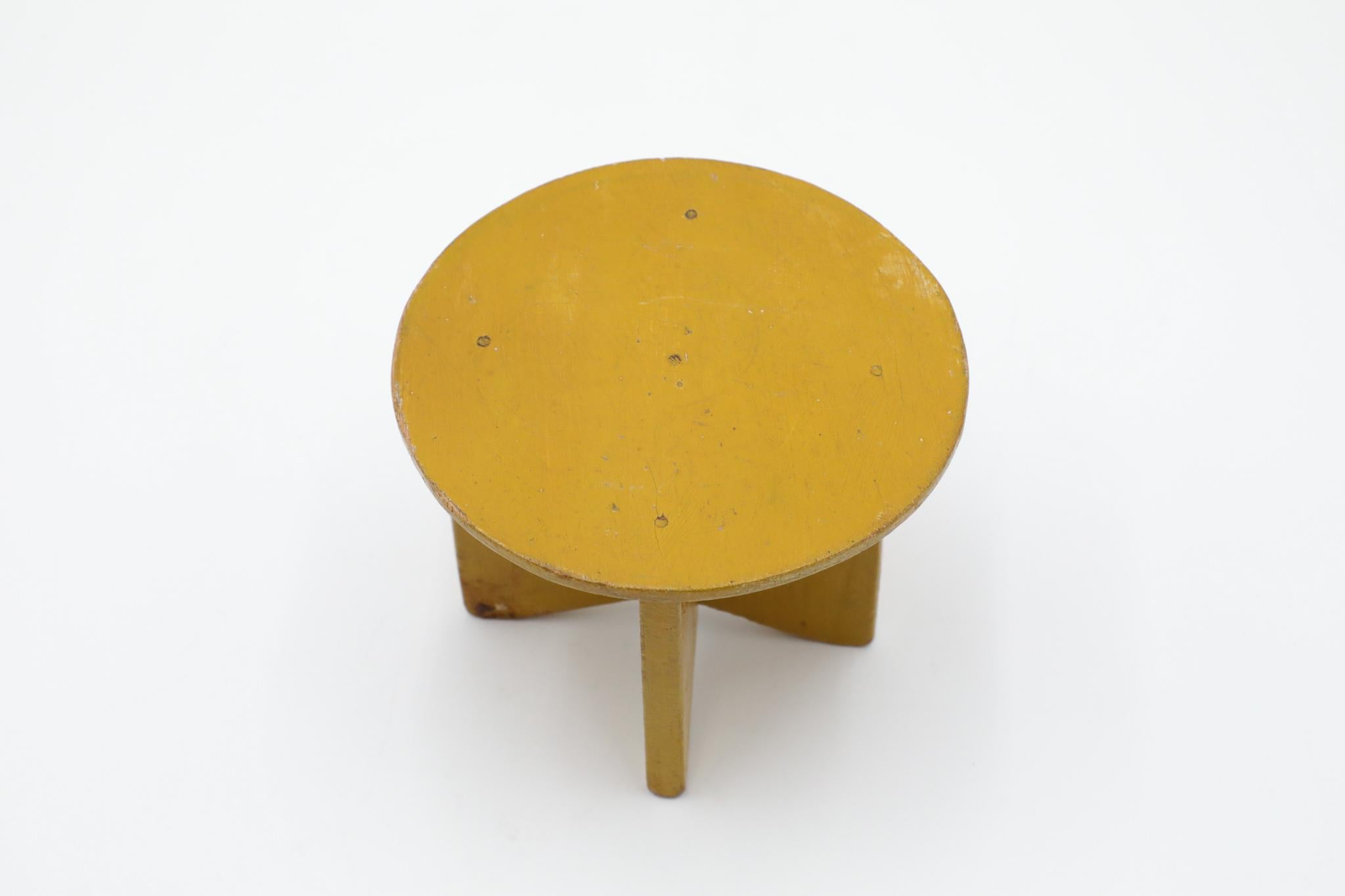 Art Deco Miniature Furniture Set Painted in Yellow For Sale 11