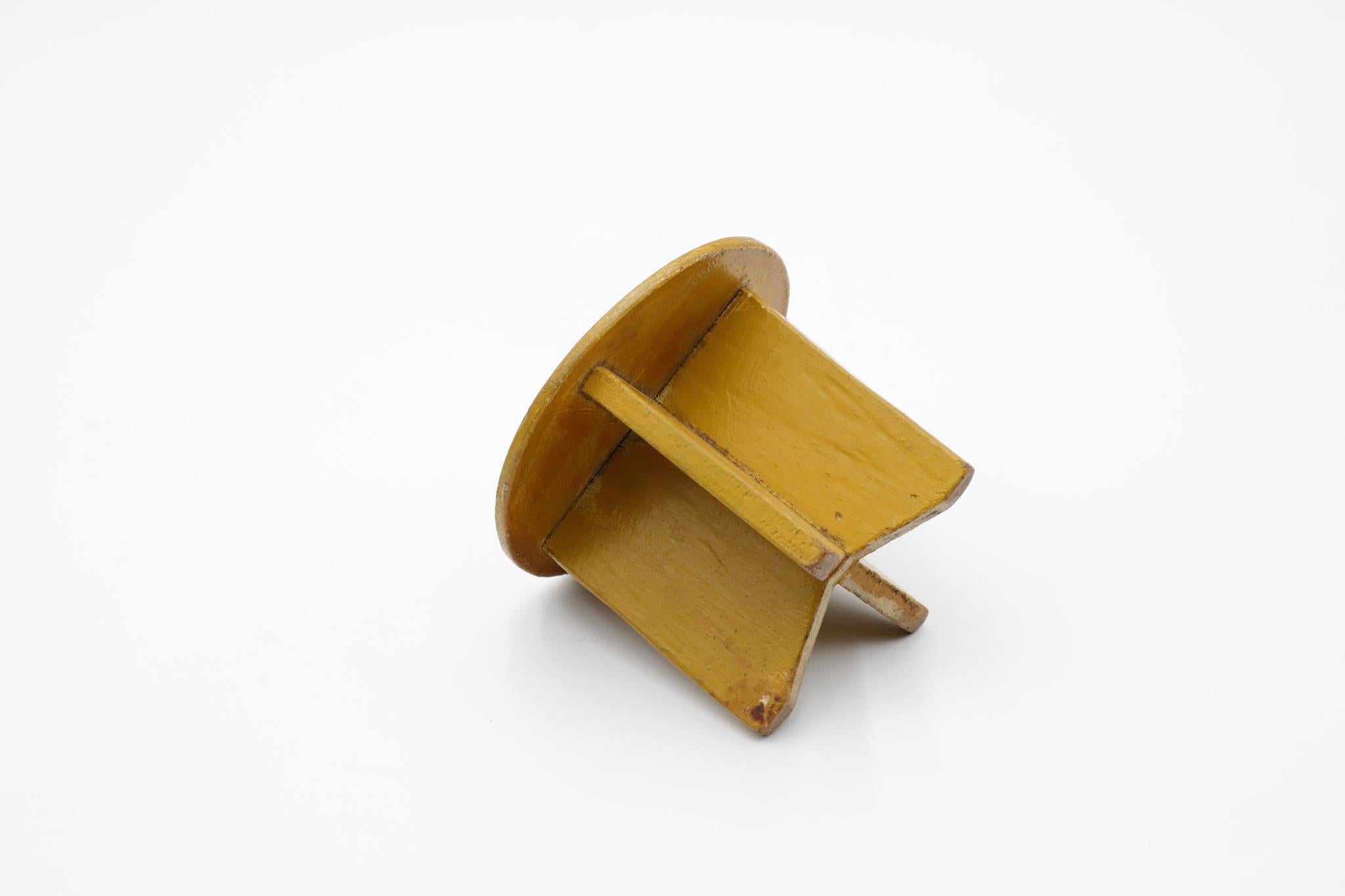 Art Deco Miniature Furniture Set Painted in Yellow For Sale 12