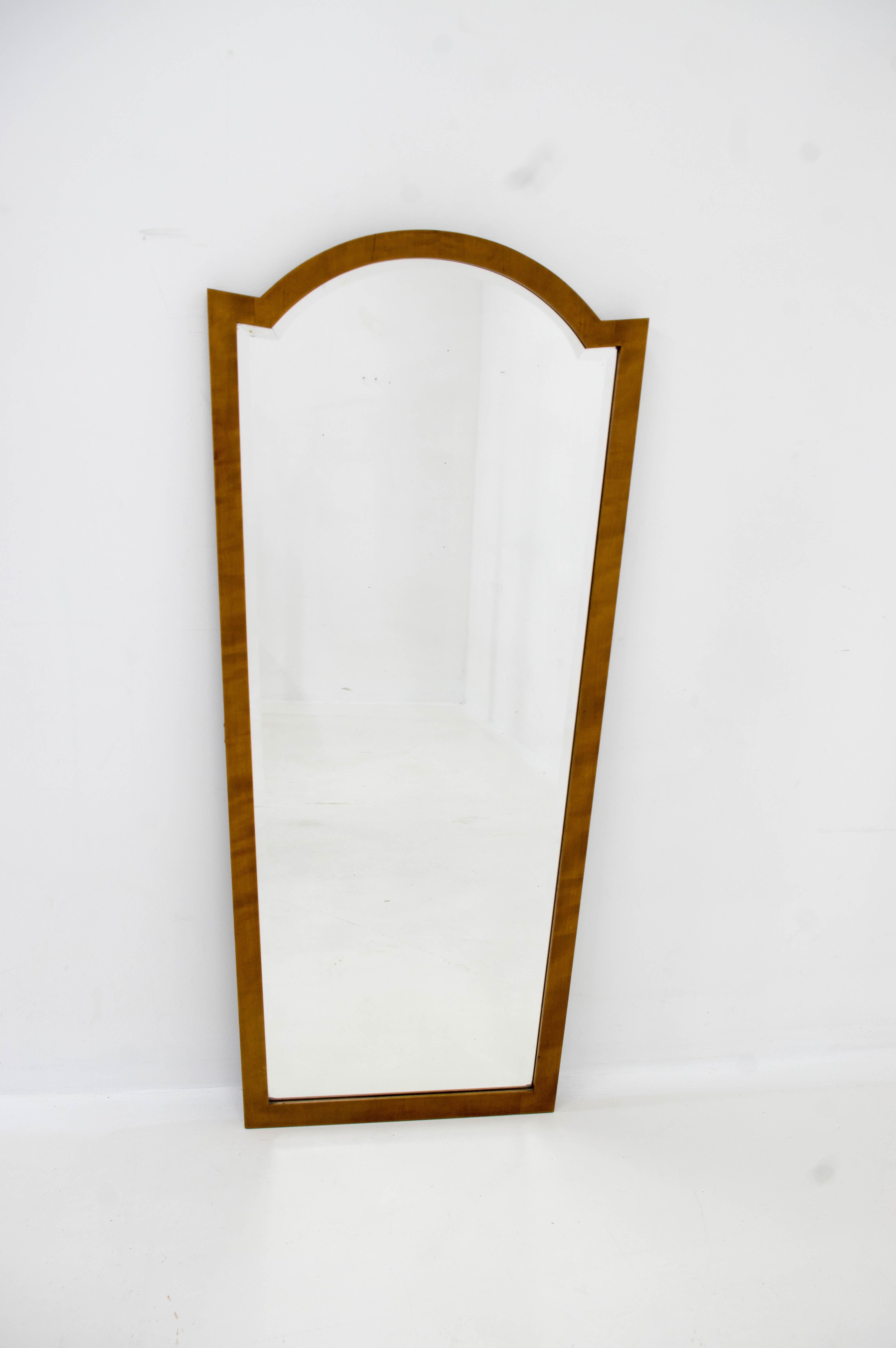 Wall mirror made in 1940s.
Very good original condition.
Shipping quote on request