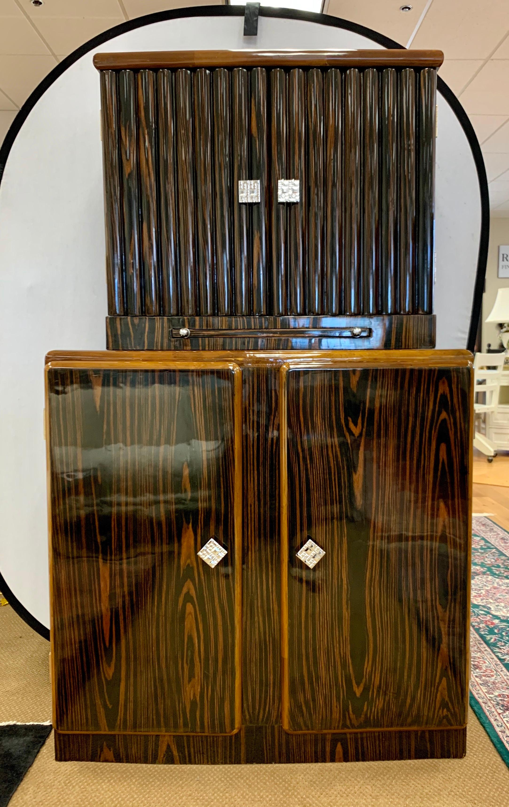 Art Deco Macassar Wood Mirrored Bar Cabinet Credenza Top and Bottom In Good Condition In West Hartford, CT