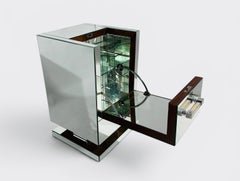 Art Deco Mirrored Cocktail Cabinet Bar.