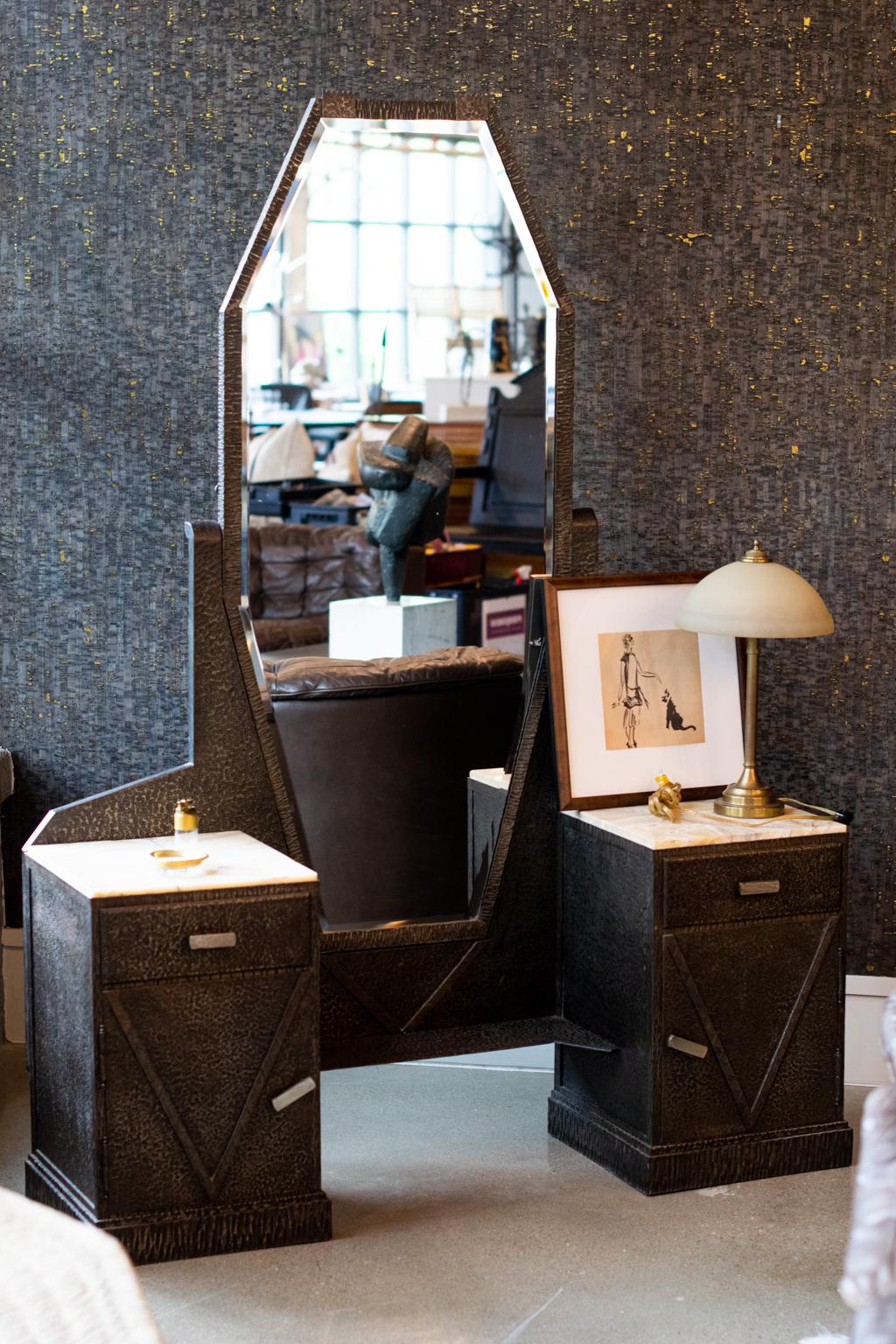 French Art Deco Mirrored Vanity with Cabinet in Hammered Steel and Onyx, 1930s