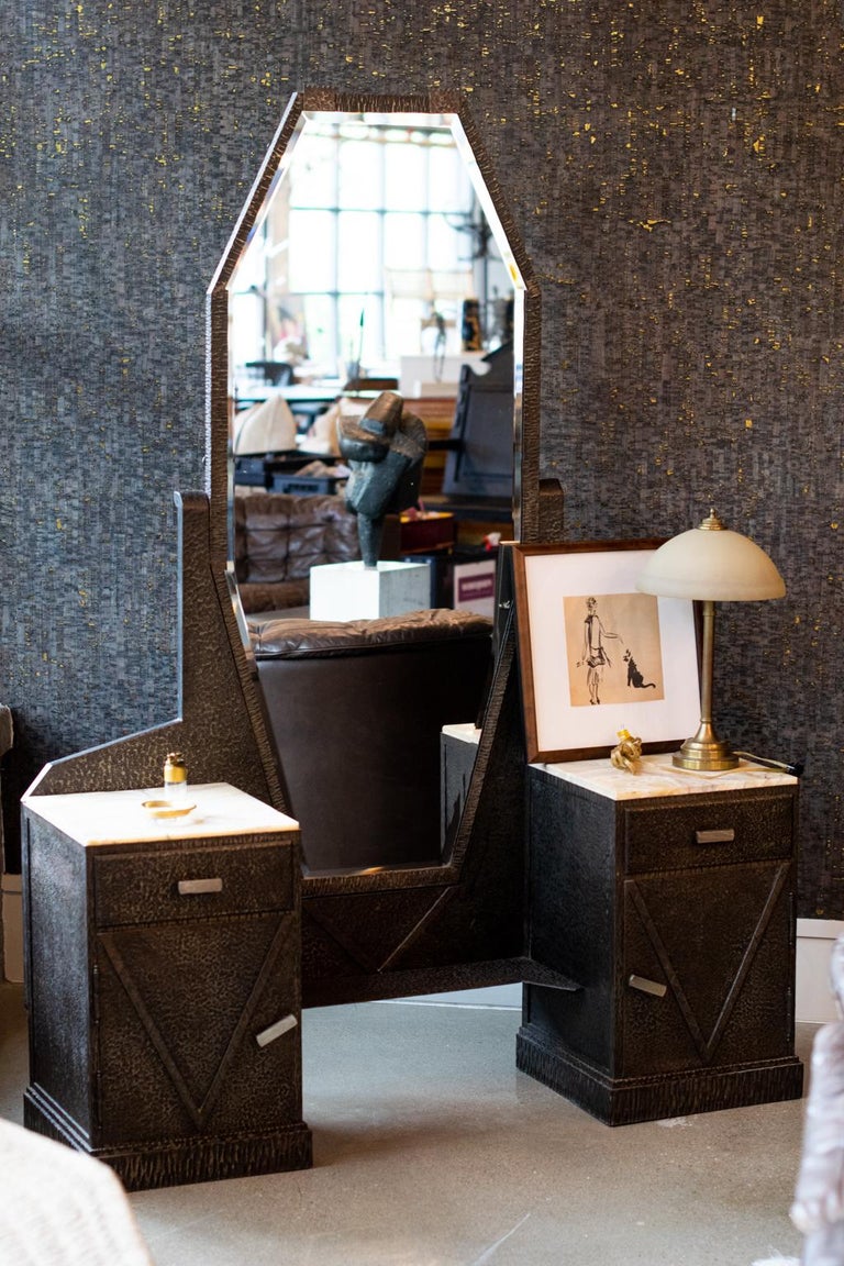 Art Deco Mirrored Vanity with Cabinet in Hammered Steel and Onyx, 1930s ...