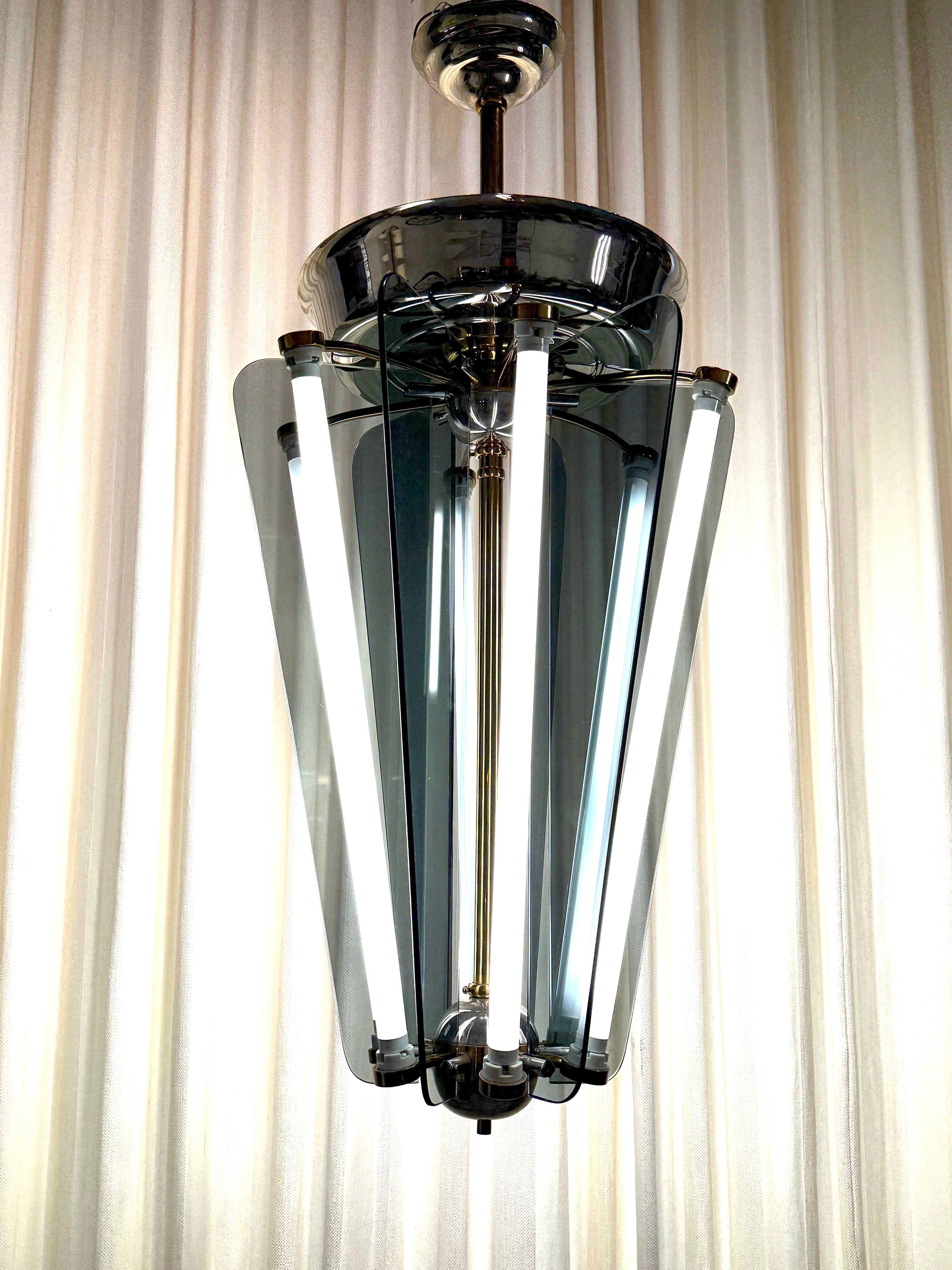 Francese Lanterna in stile Art Deco in metallo misto e vetro fumé - DUE DISPONIBILI in vendita