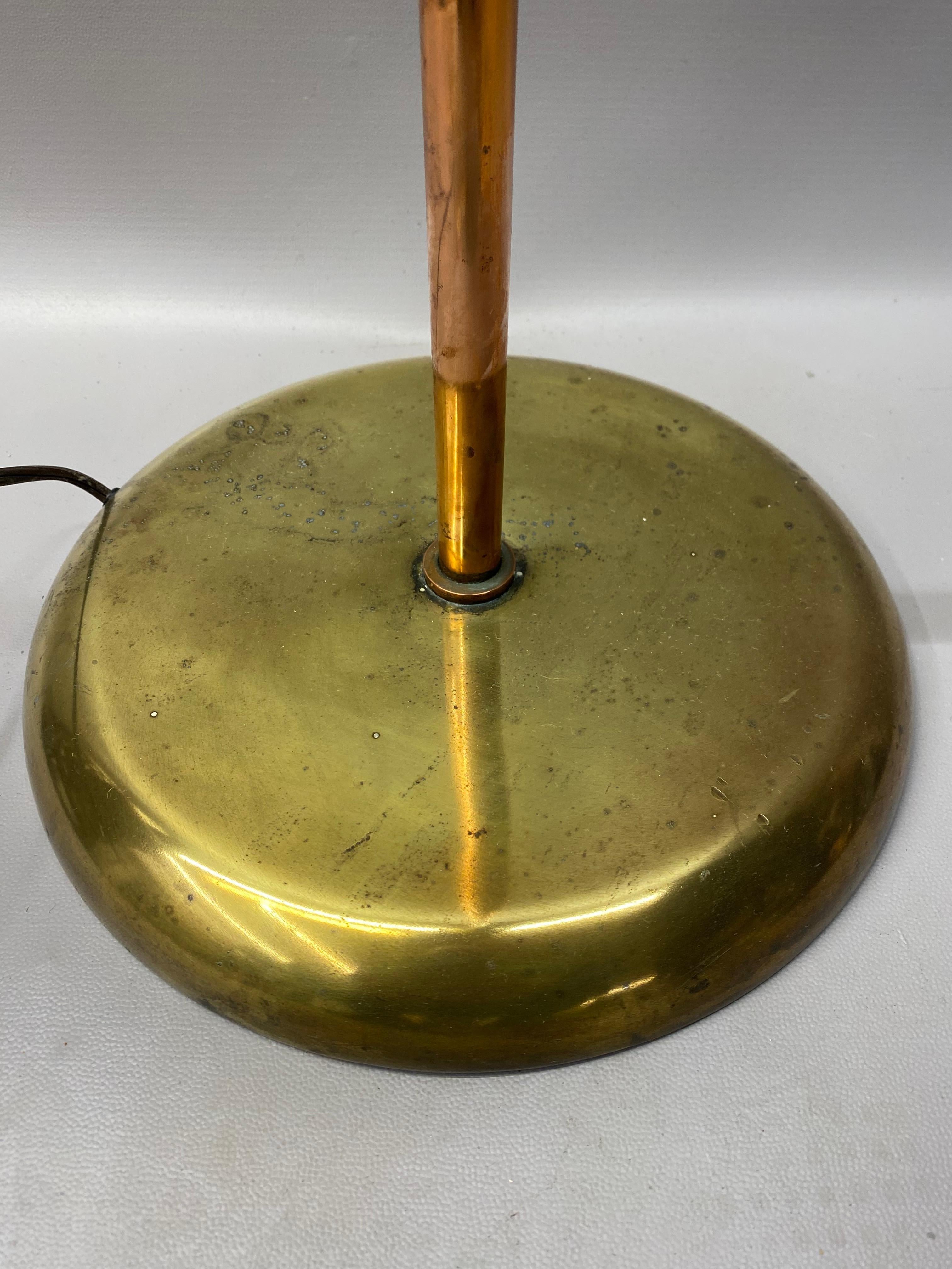 Art Deco Stehlampe aus gemischten Metallen (Mitte des 20. Jahrhunderts) im Angebot