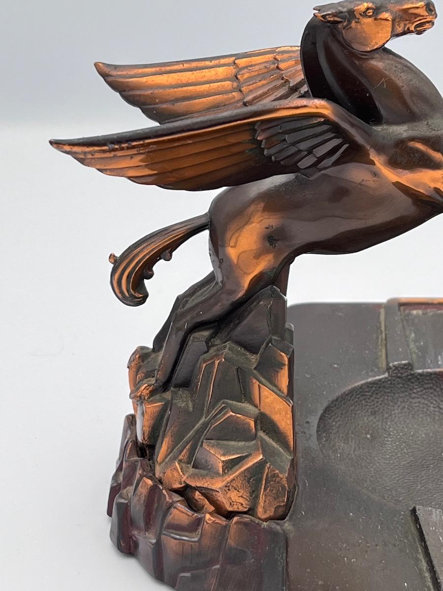 Posacenere esecutivo Art Deco Mobil Gas Pegasus in vendita 3