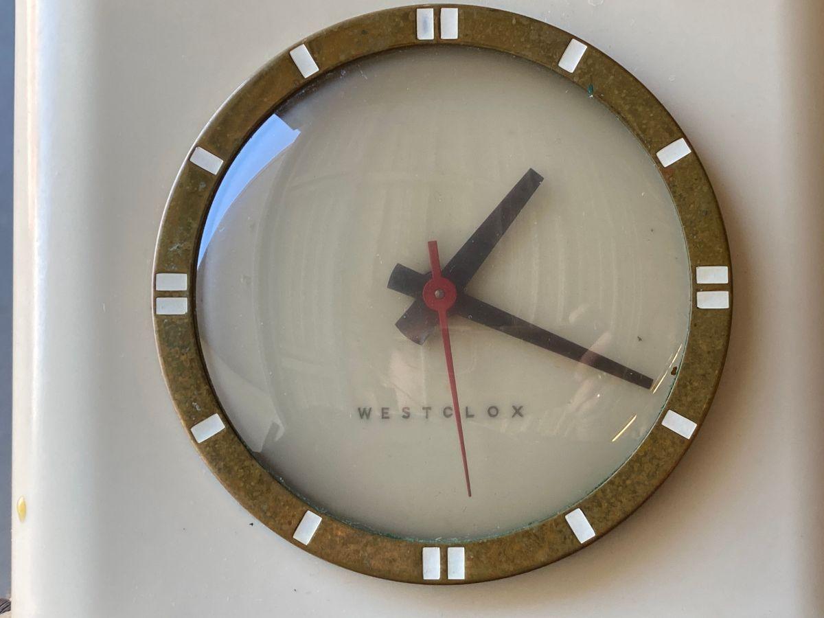 Milieu du XXe siècle Horloge électrique S4 Art Déco Ben Franklin par Westclox en vente