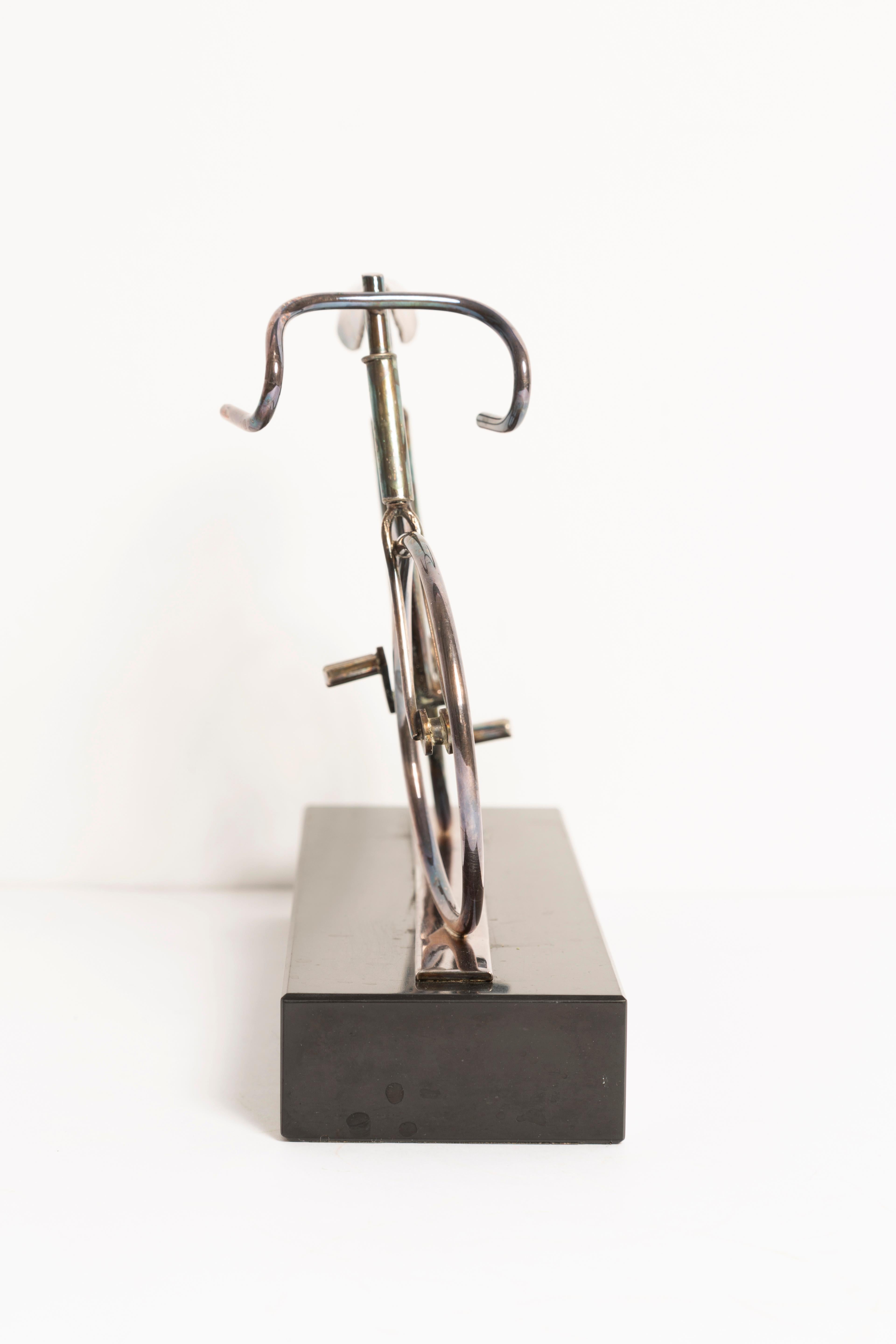 Art Deco, Modern Art, Bike Metal Sculpture on Marble, Europe, 1960s In Good Condition For Sale In 05-080 Hornowek, PL