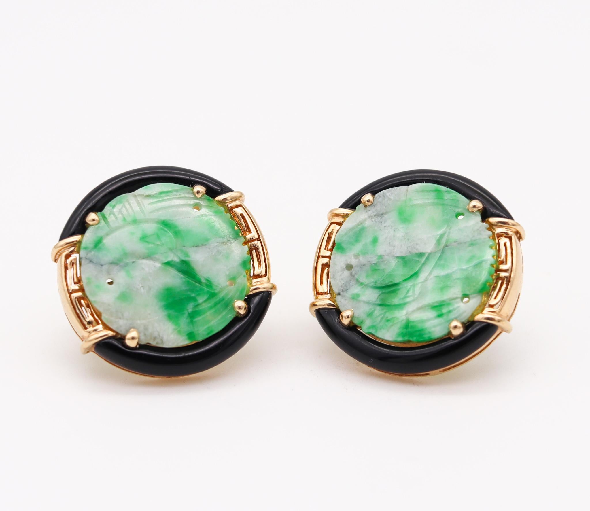 Classic round earrings with Jadeite Jade.

A beautiful pair of earrings, created with Art deco patterns. These elegant earrings has been crafted in solid yellow gold of 14 karats with high polished finish and suited with posts for pierced ears and