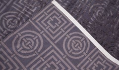 Moderner, geometrischer Seidenteppich im Art-Déco-Stil in Schiefergrau „Cirquare“ von Doris Leslie Blau
