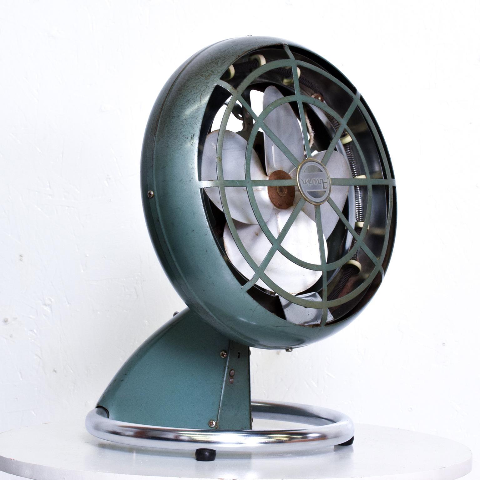 1940s Art Deco Modern Industrial Electric Fan Collector's Item by ARVIN In Fair Condition In Chula Vista, CA