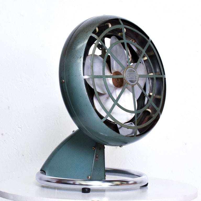 1940s Art Deco Modern Industrial Electric Fan, Collector's Item by ARVIN For Sale 1