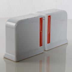 Art Deco Modern O'keefe & Merritt Stove Top Salt Pepper Shaker Set White and Red