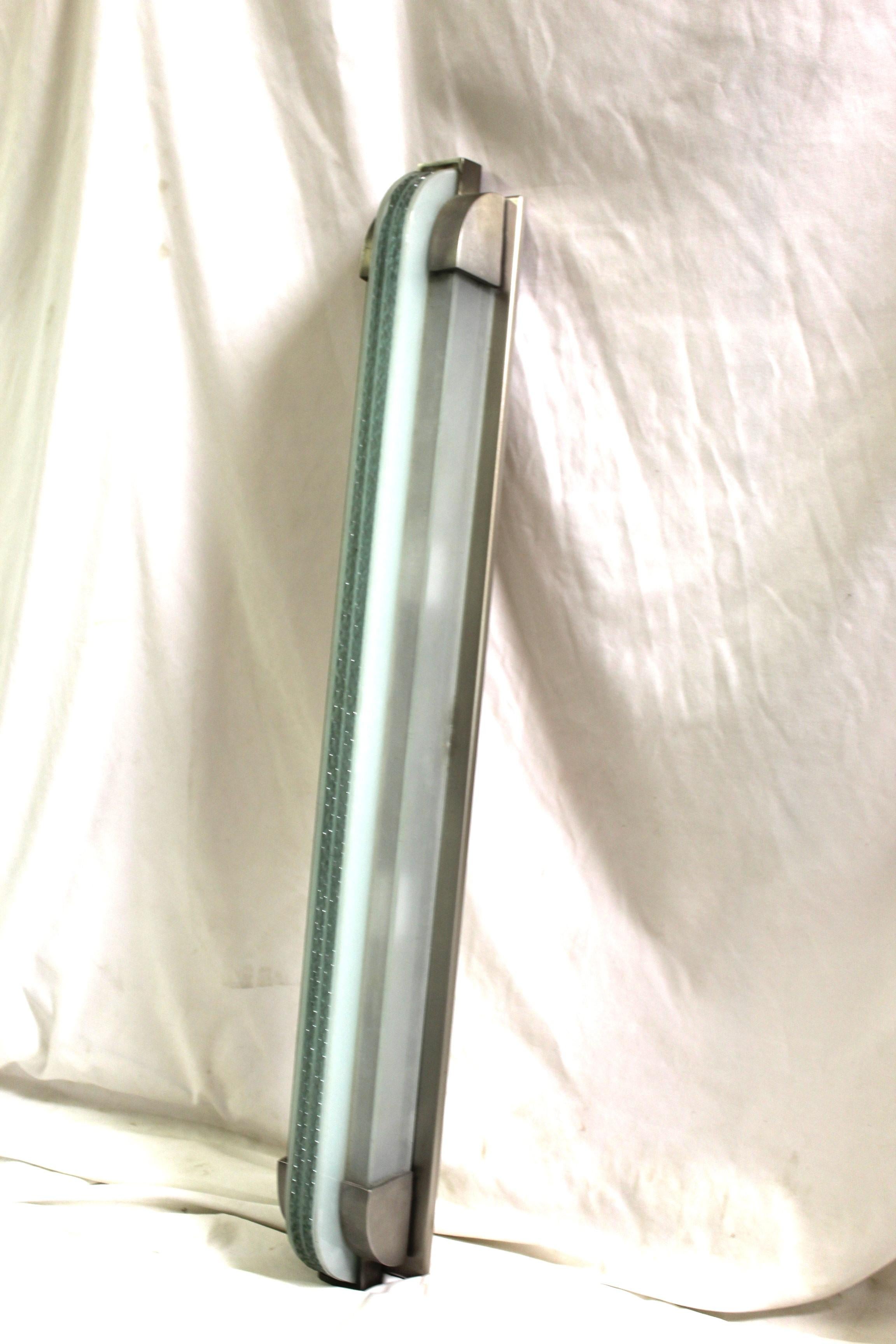 Sconce Art Deco/Moderne, dopo l'Atelier Jean Perzel  , Bronzo  Singolo in vendita 5