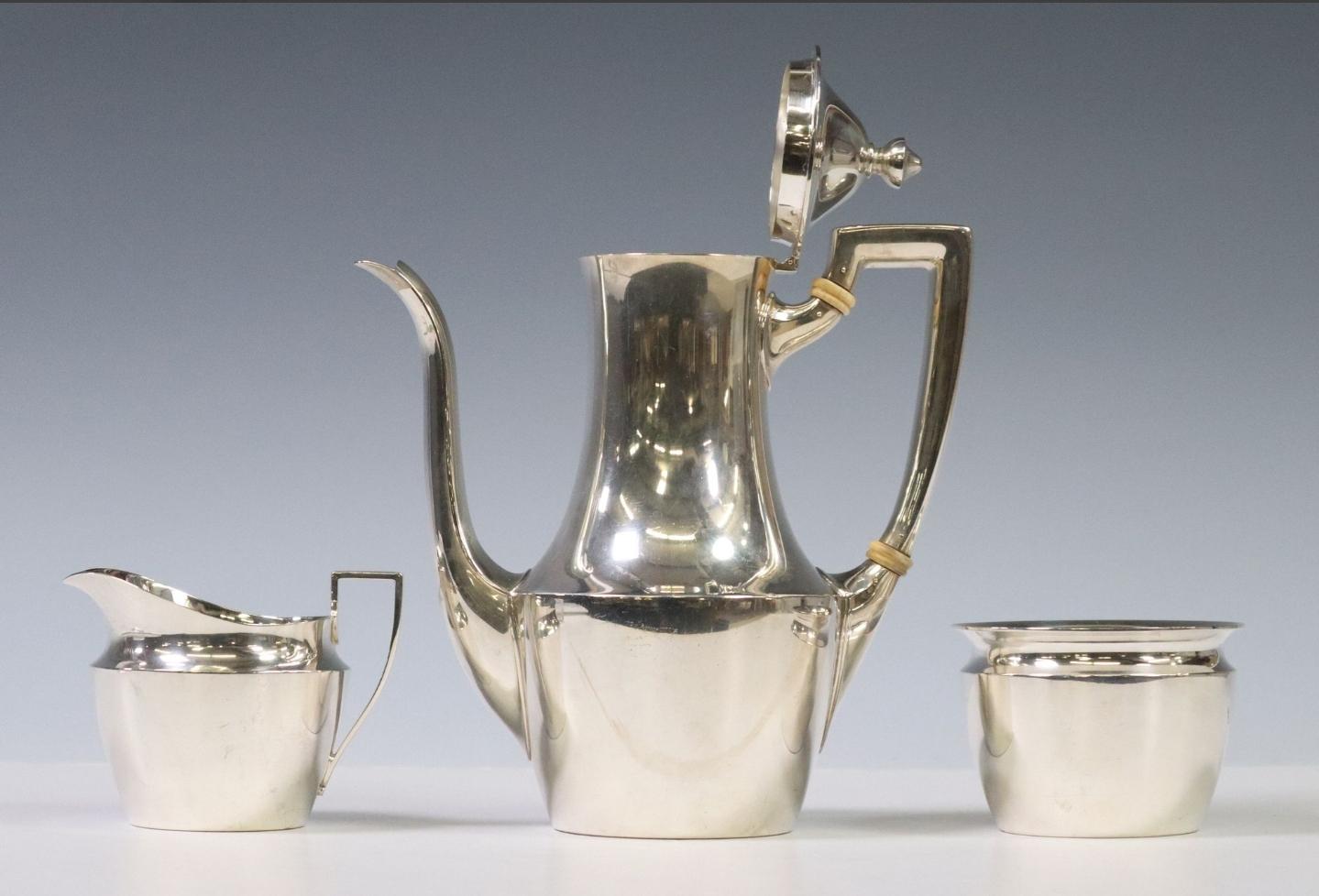 Juego de café Demitasse Art Déco Moderno Tiffany & Co. de plata de ley Art Decó en venta
