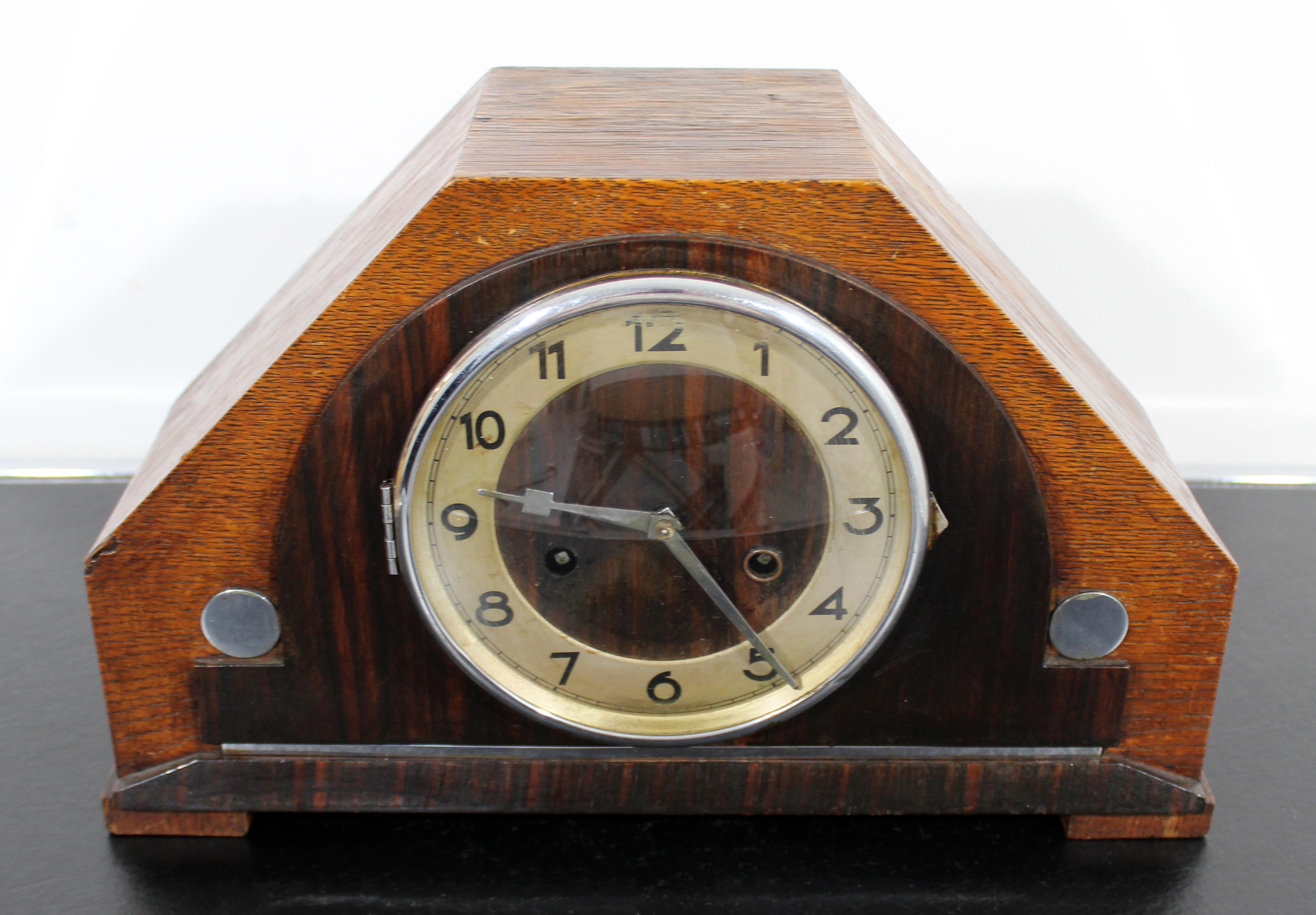 For your consideration is a great, wood, chime mantle clock, circa 1940s. Clock does not work. In excellent antique condition. The dimensions are 15