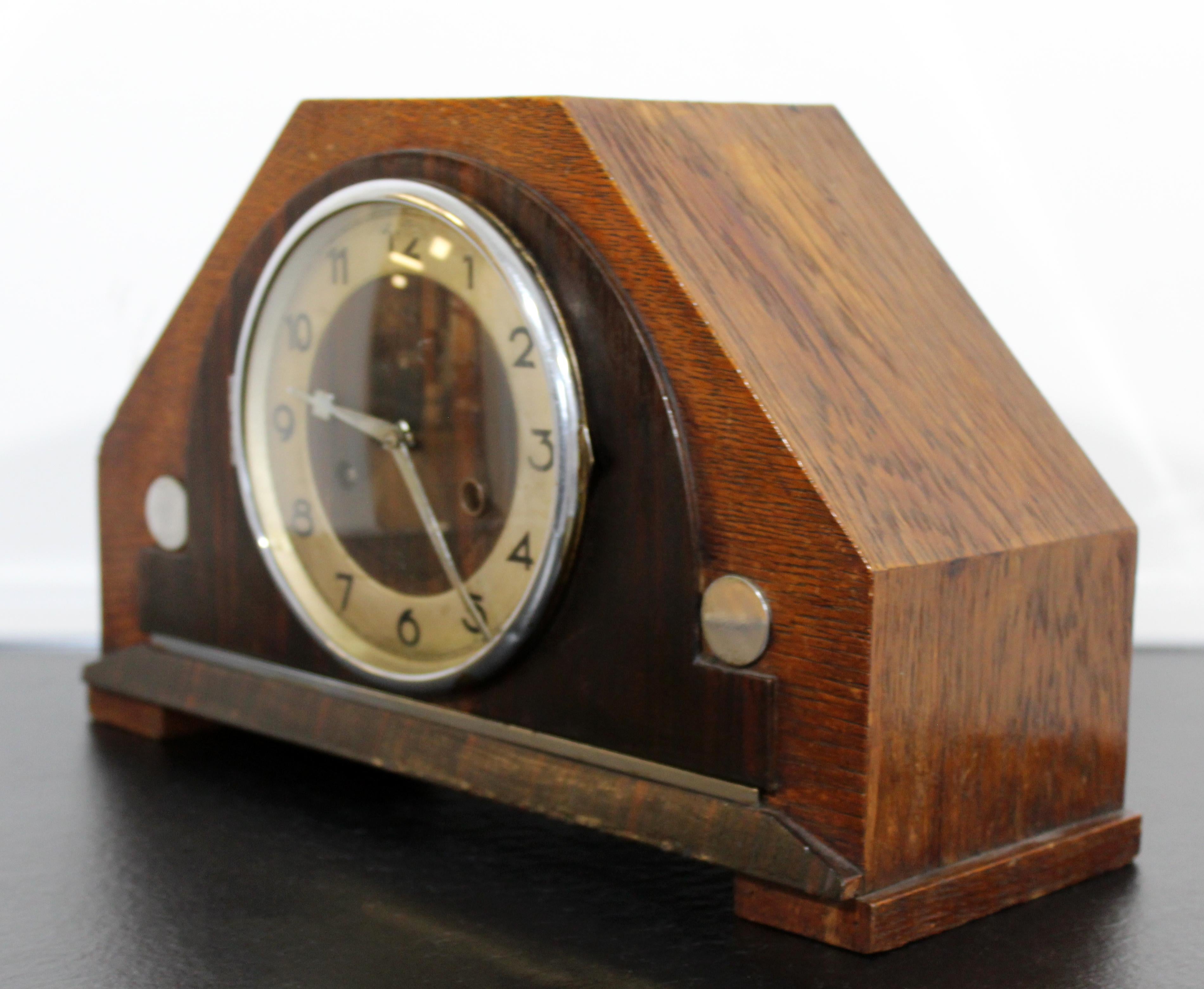 Art Deco Modern Wood Shelf Mantle Chime Clock with Key In Good Condition In Keego Harbor, MI