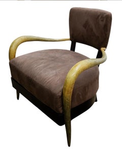 Silla Club Art Decó Moderna con Detalle de Cuerno Faux