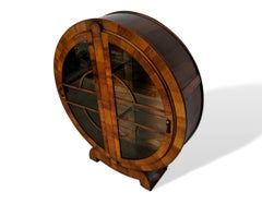 Art Deco Moderne Display Cabinet Vitrine in Figured Walnut, English, circa 1930