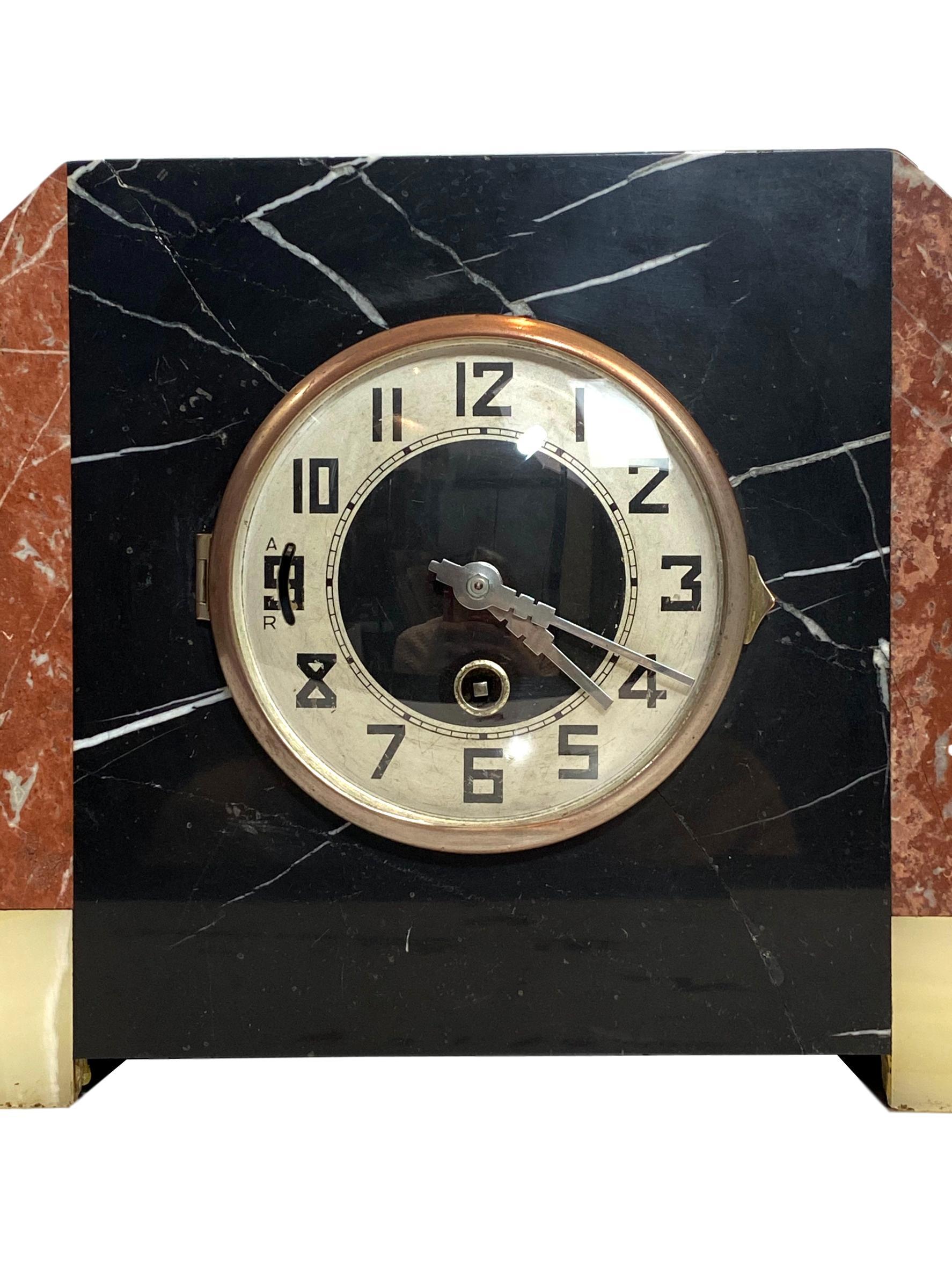 Hand-Crafted Art Deco Moderne Three-Piece Marble Clock Set, French, circa 1930s