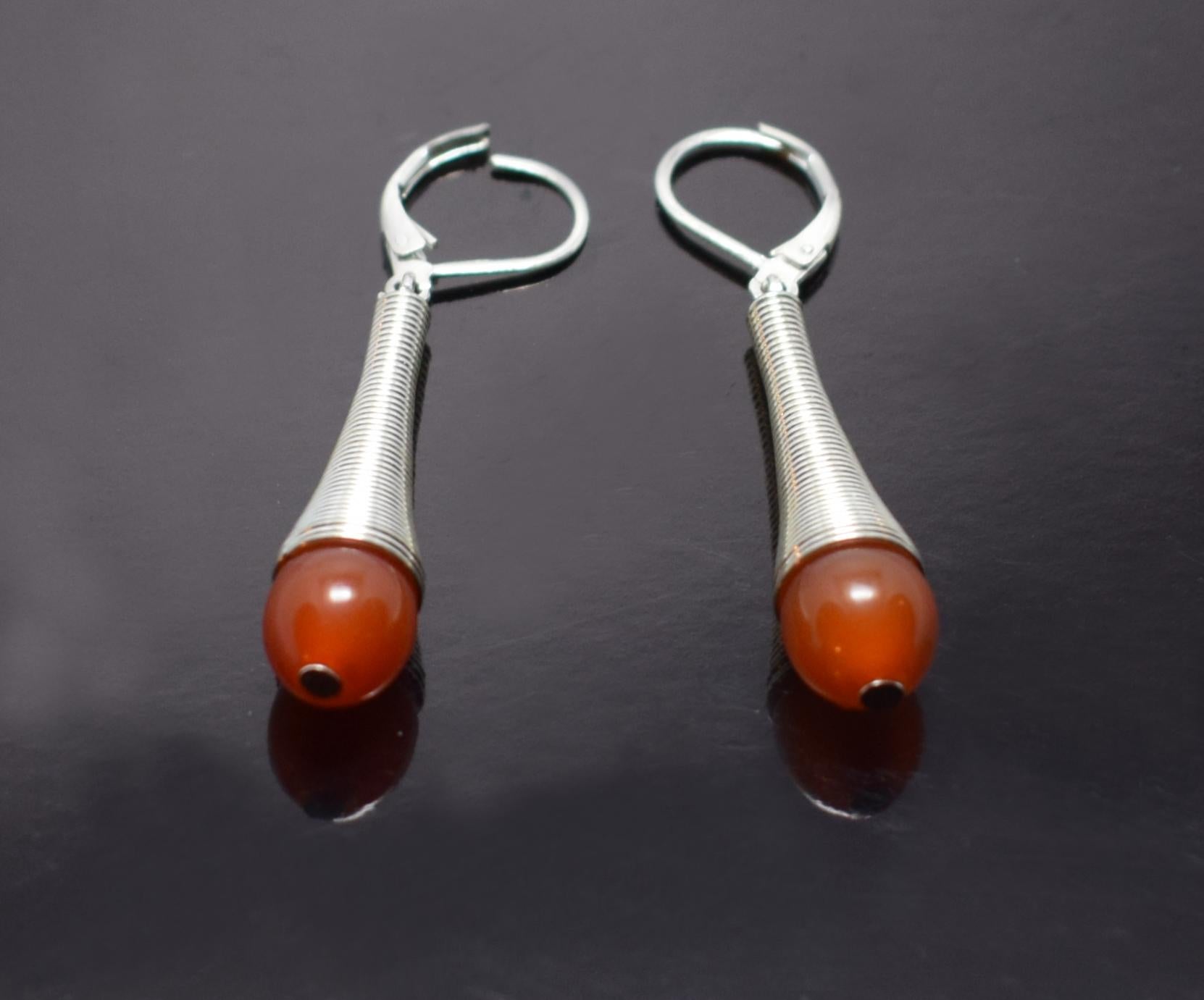 Boucles d'oreilles Art Déco modernistes des années 1930 en bakélite et chrome Pour femmes en vente
