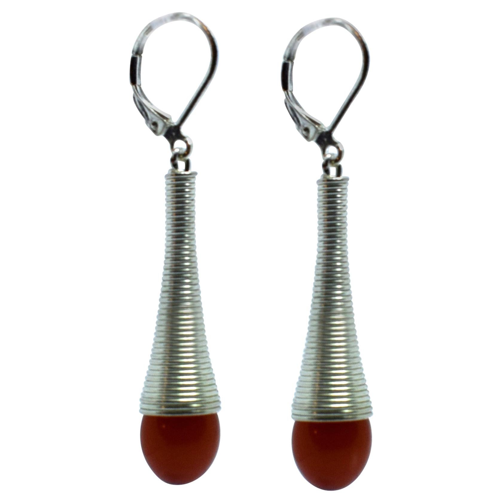 Boucles d'oreilles Art Déco modernistes des années 1930 en bakélite et chrome en vente