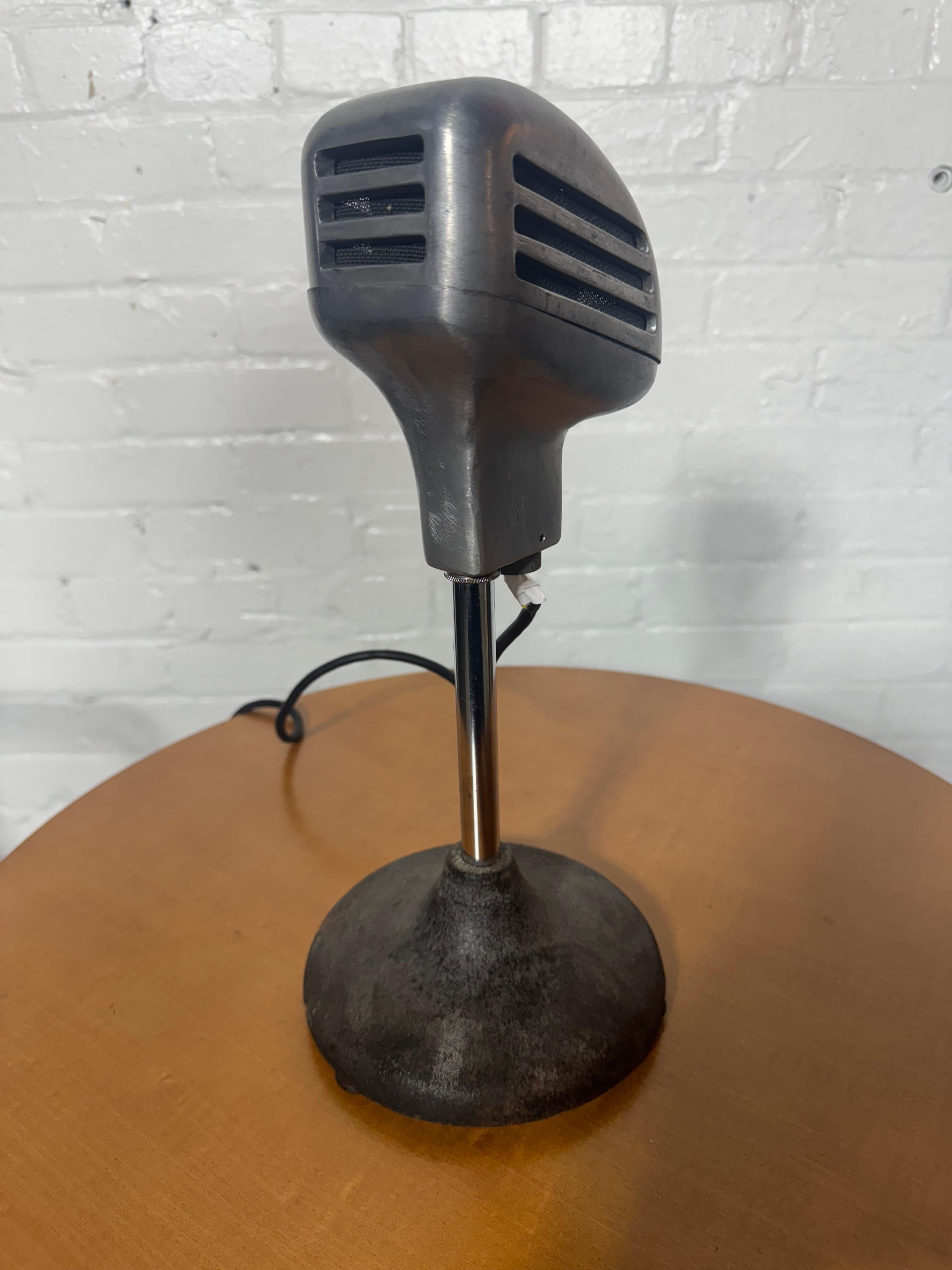 Art déco MICROPHONE Art Déco/Moderniste des années 1940 en aluminium « Amperite » ruban RBLG en vente
