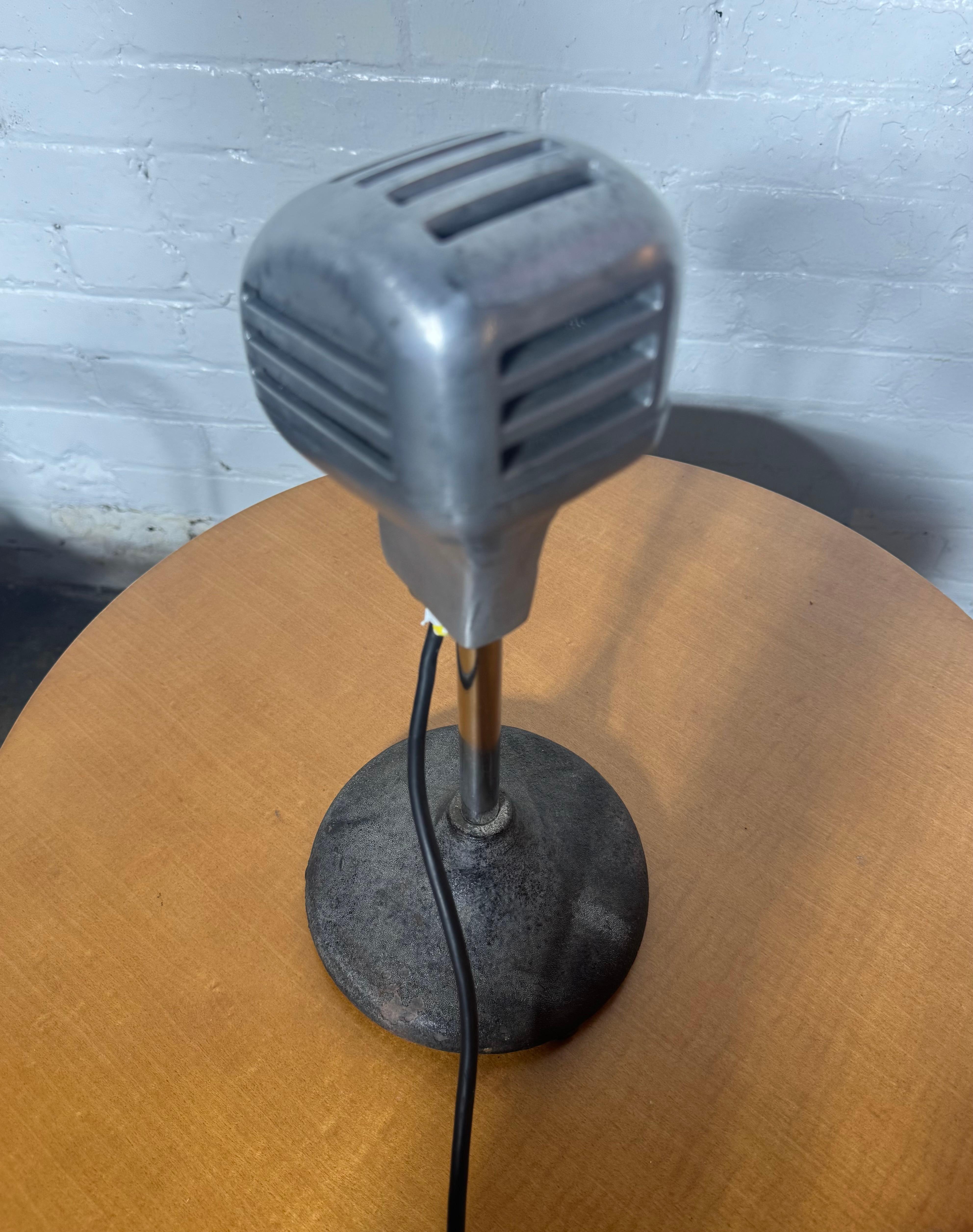 Moulage MICROPHONE Art Déco/Moderniste des années 1940 en aluminium « Amperite » ruban RBLG en vente