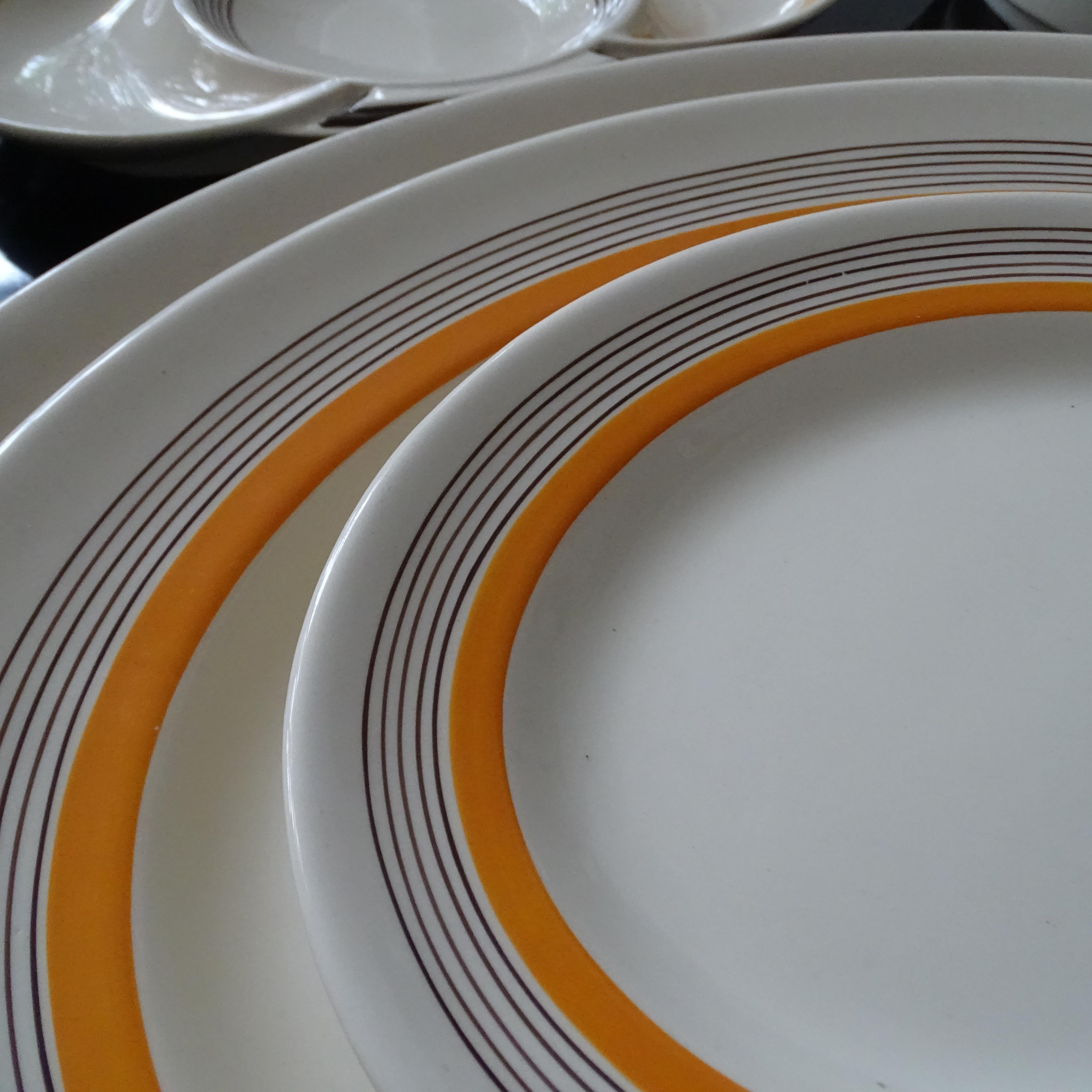 Art Deco Modernist 27-Pcs Royal Doulton England China Dinnerware Service For Sale 8