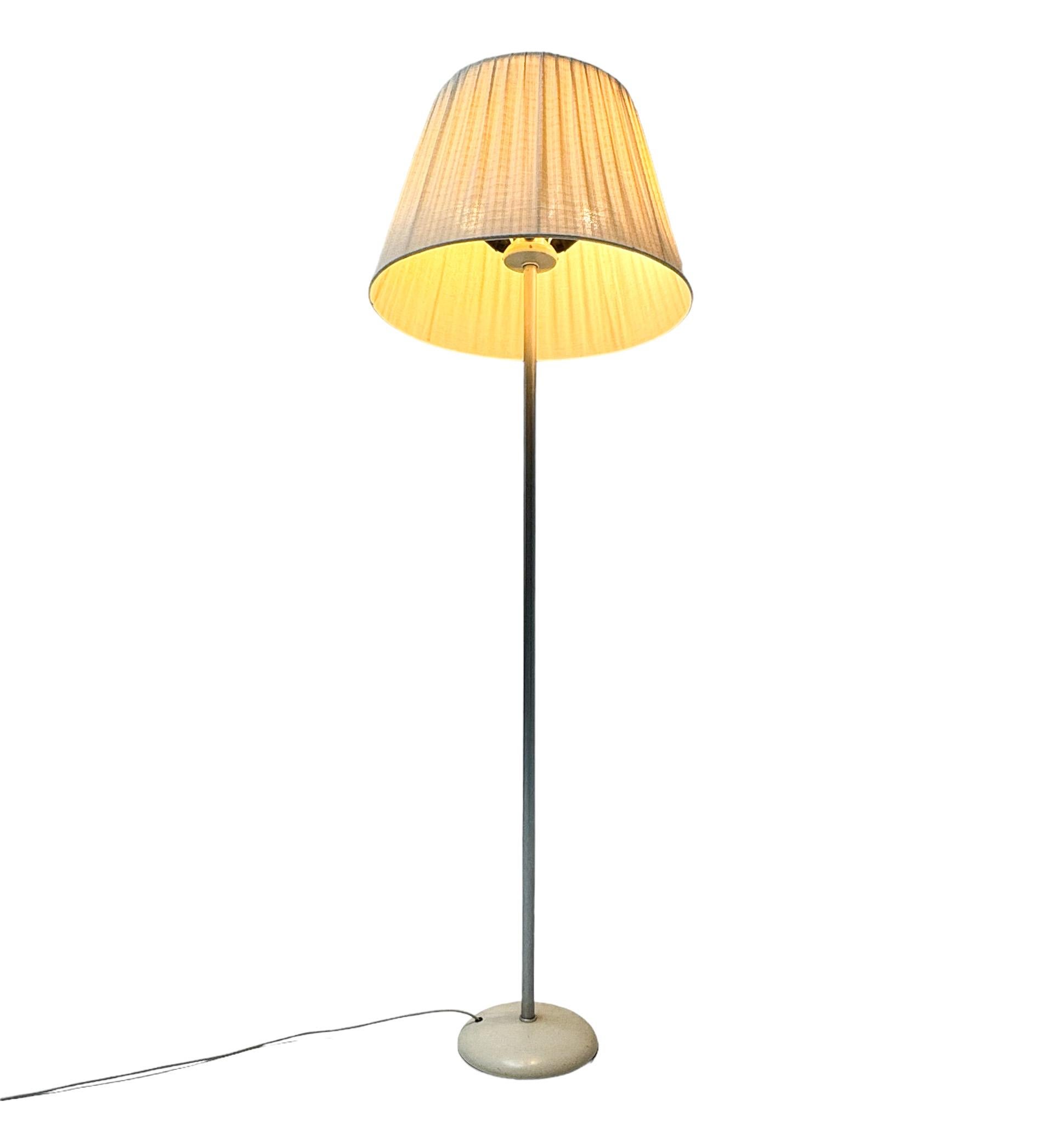 Modernistische Art-Déco-Stehlampe 6004 oder 640B von W.H. Gispen für Gispen, 1935 (Art déco) im Angebot