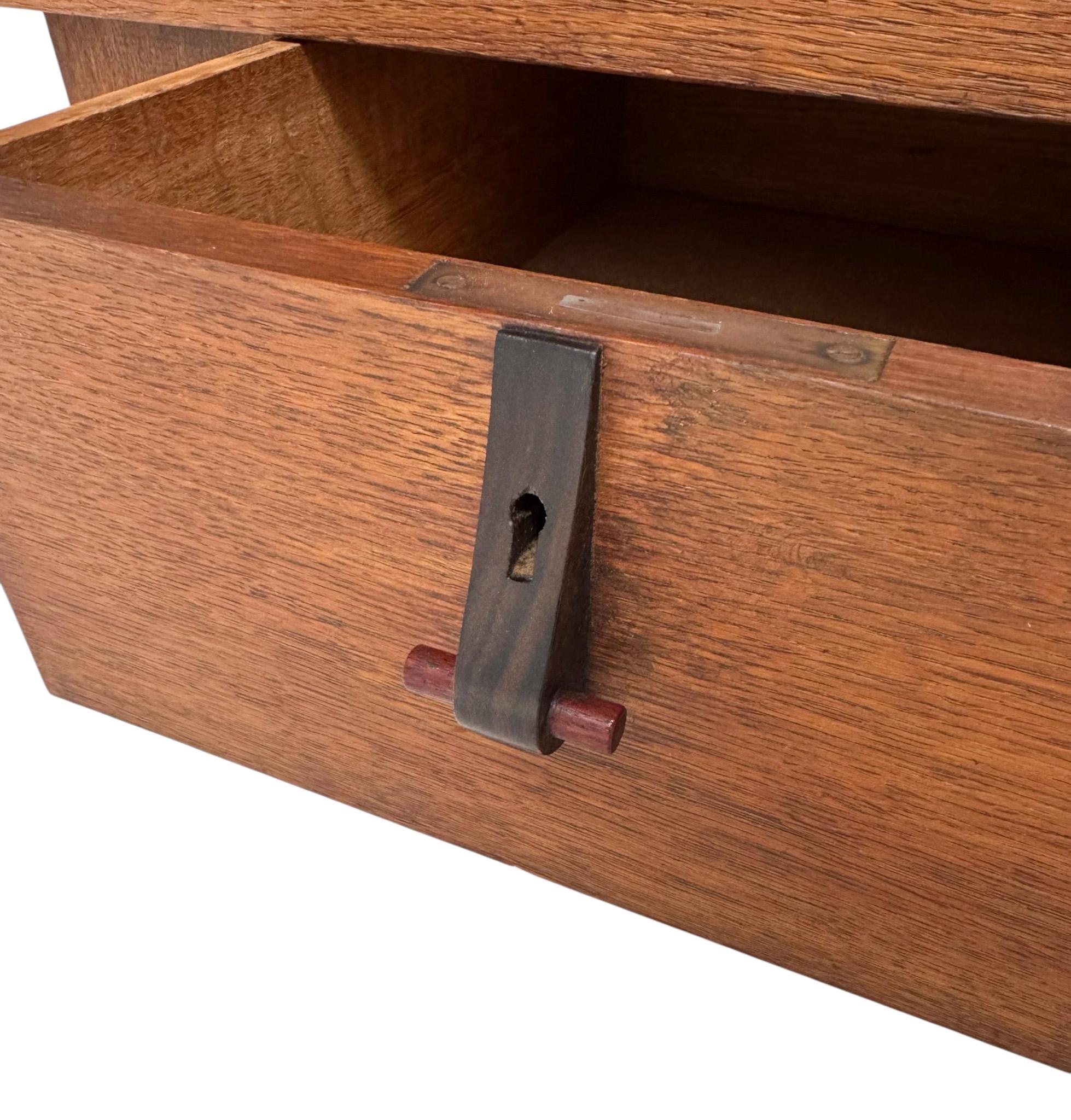 Art Deco Modernist Kleiderschrank oder Garderobe von J.J. Zijfers Amsterdam, 1920er-Jahre (Frühes 20. Jahrhundert) im Angebot