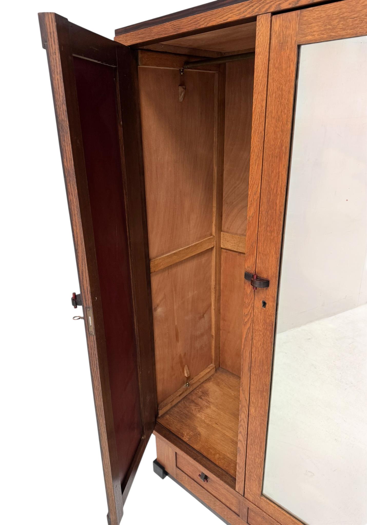 Art Deco Modernist Kleiderschrank oder Garderobe von J.J. Zijfers Amsterdam, 1920er-Jahre im Angebot 1